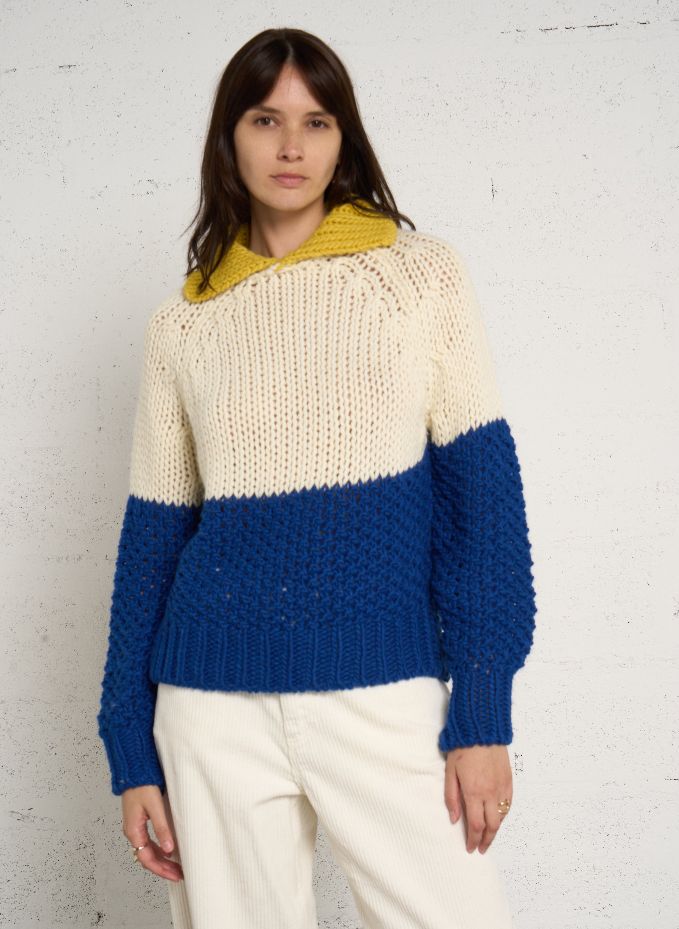 Weit geschnittener Pullover mit klassischem Kragen DR BLOOM