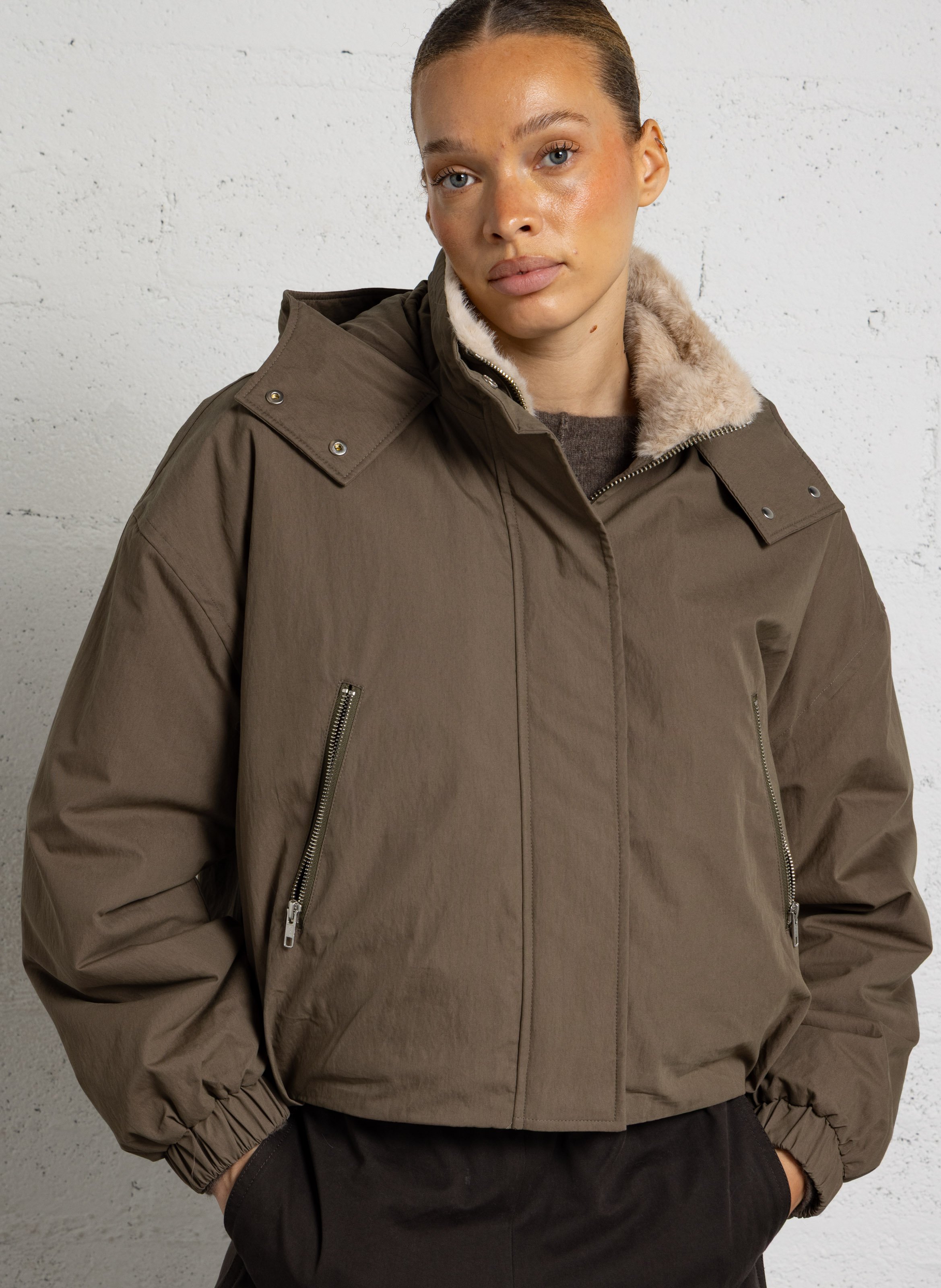 Weiter Baumwollmantel BELLEROSE Khaki
