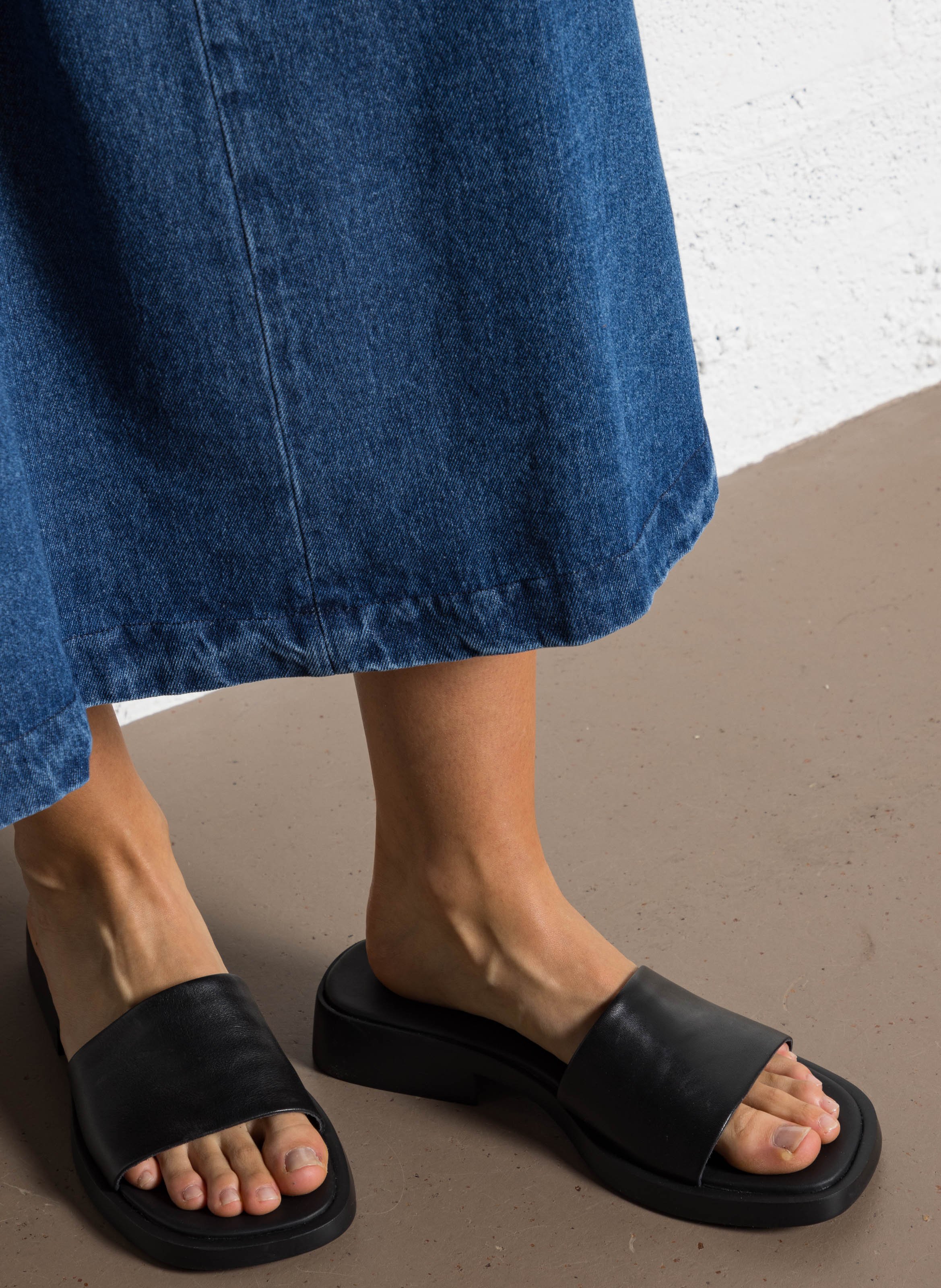 Sandales plates en cuir CAMPER Noir