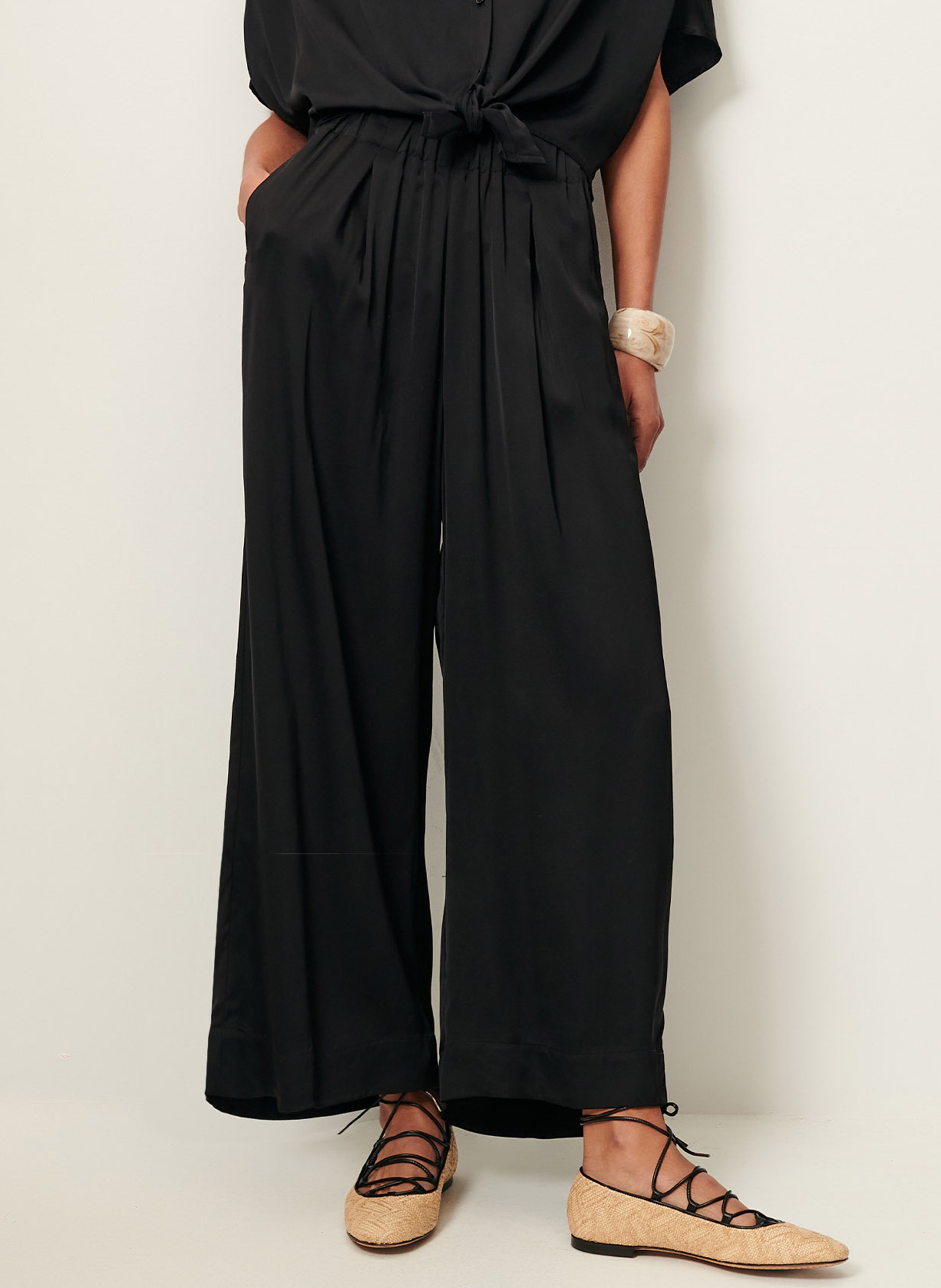 Fluid high-waisted wide-leg pants SESSUN Black