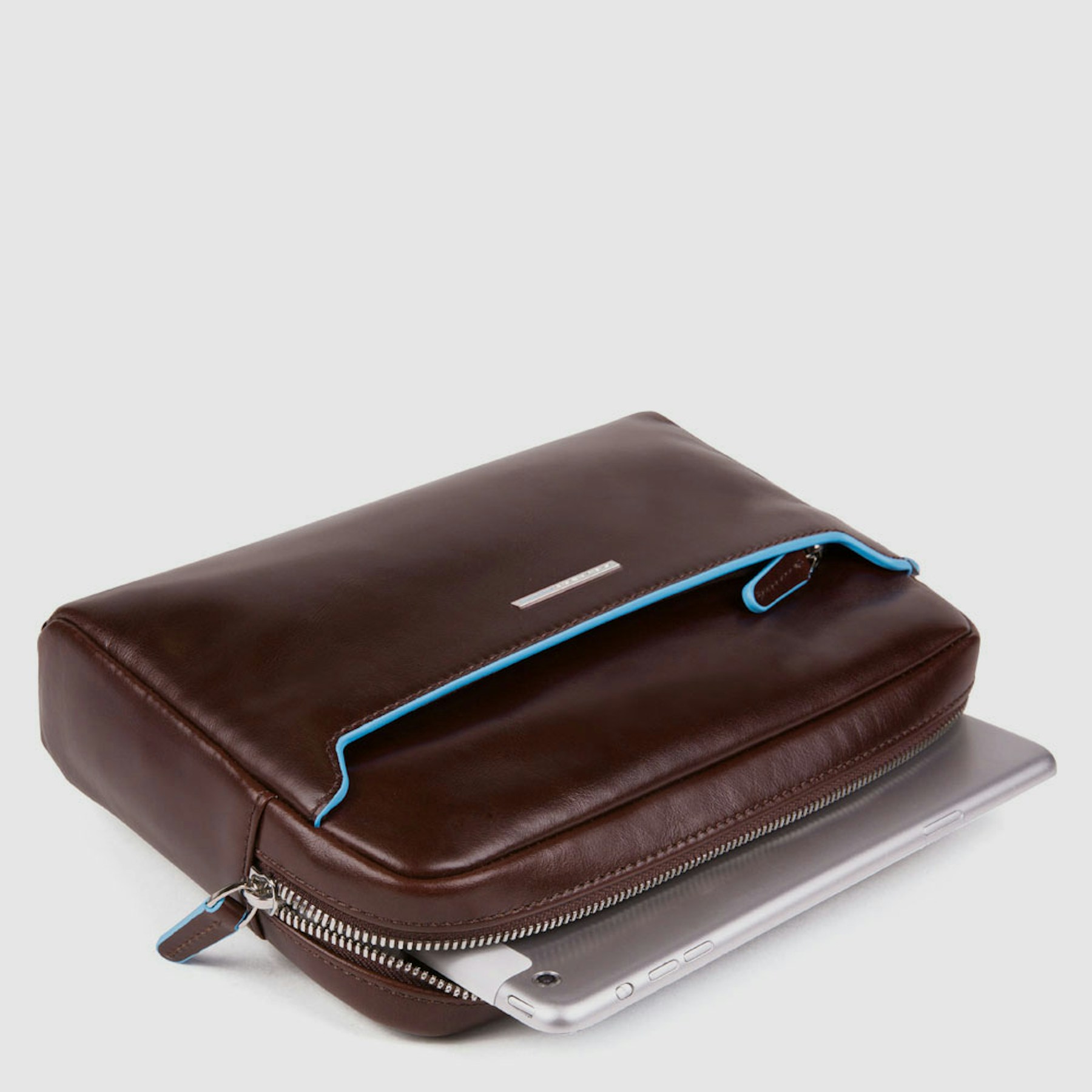 Leather bag PIQUADRO Brown