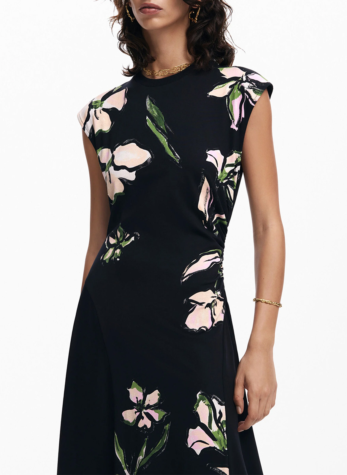 Abito midi a collo rotondo con stampa floreale. Nero
