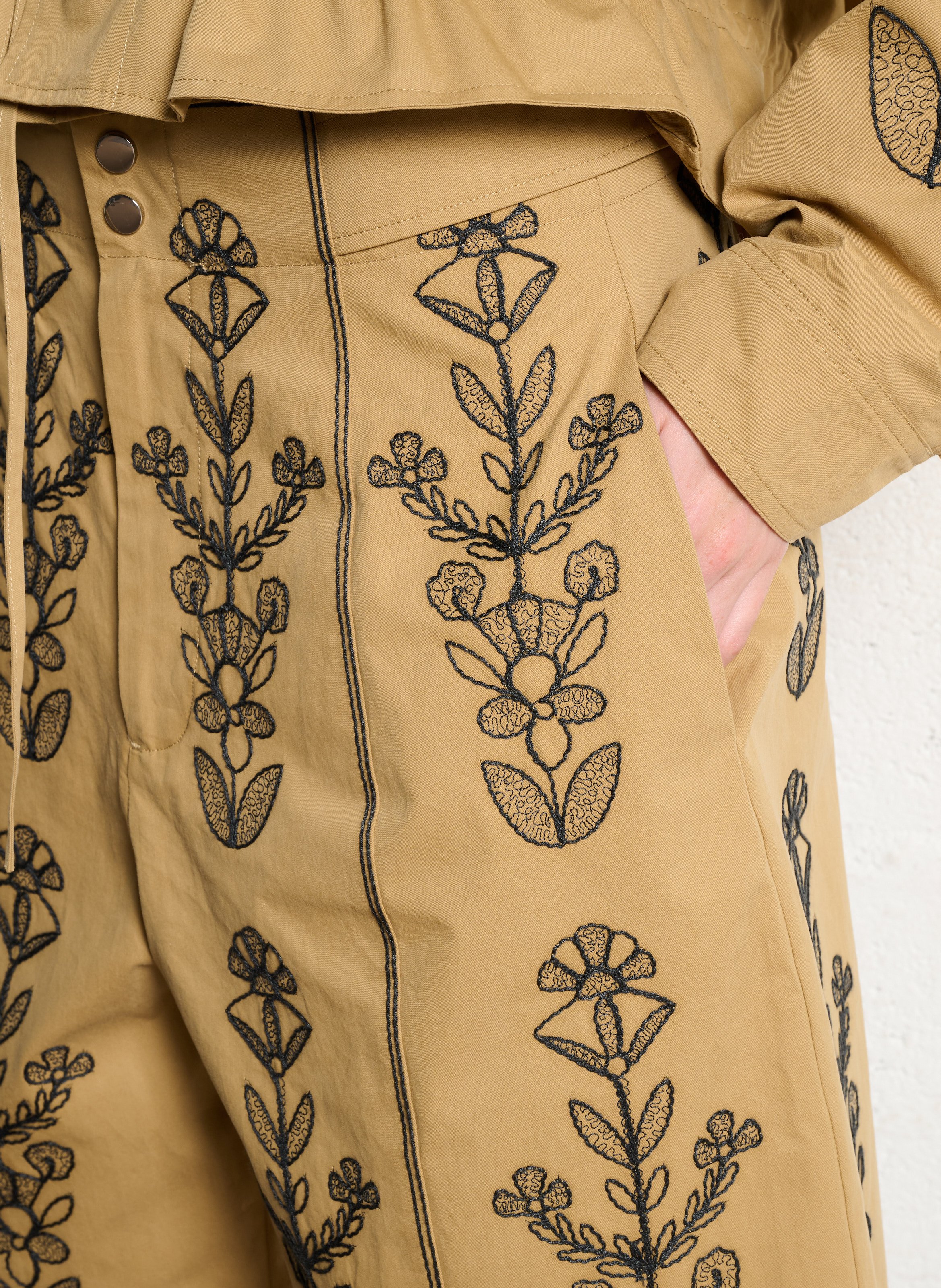 Hoge taille geborduurde bermuda met grote maat ANTIK BATIK Beige