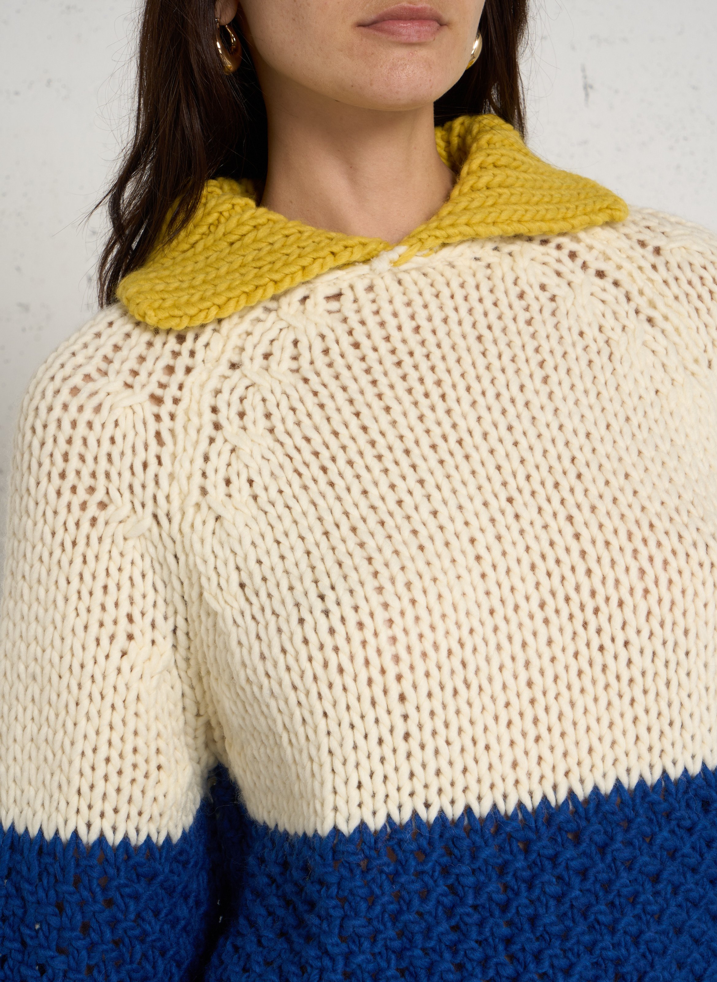 Weit geschnittener Pullover mit klassischem Kragen DR BLOOM Blau