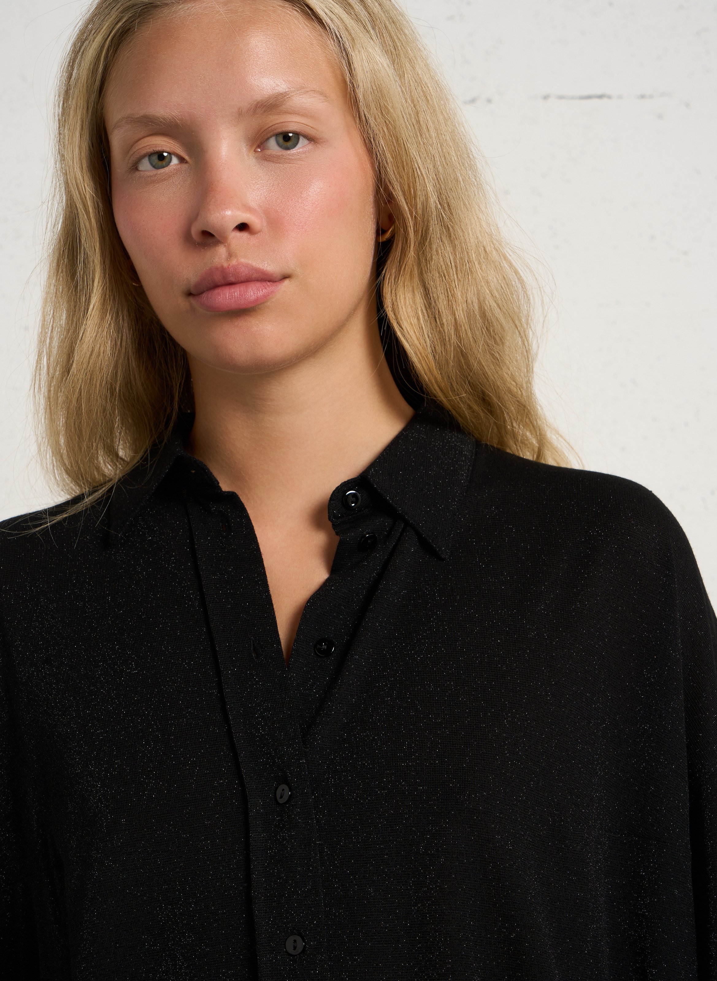 Loose-fit shirt with classic collar MOMONI Black