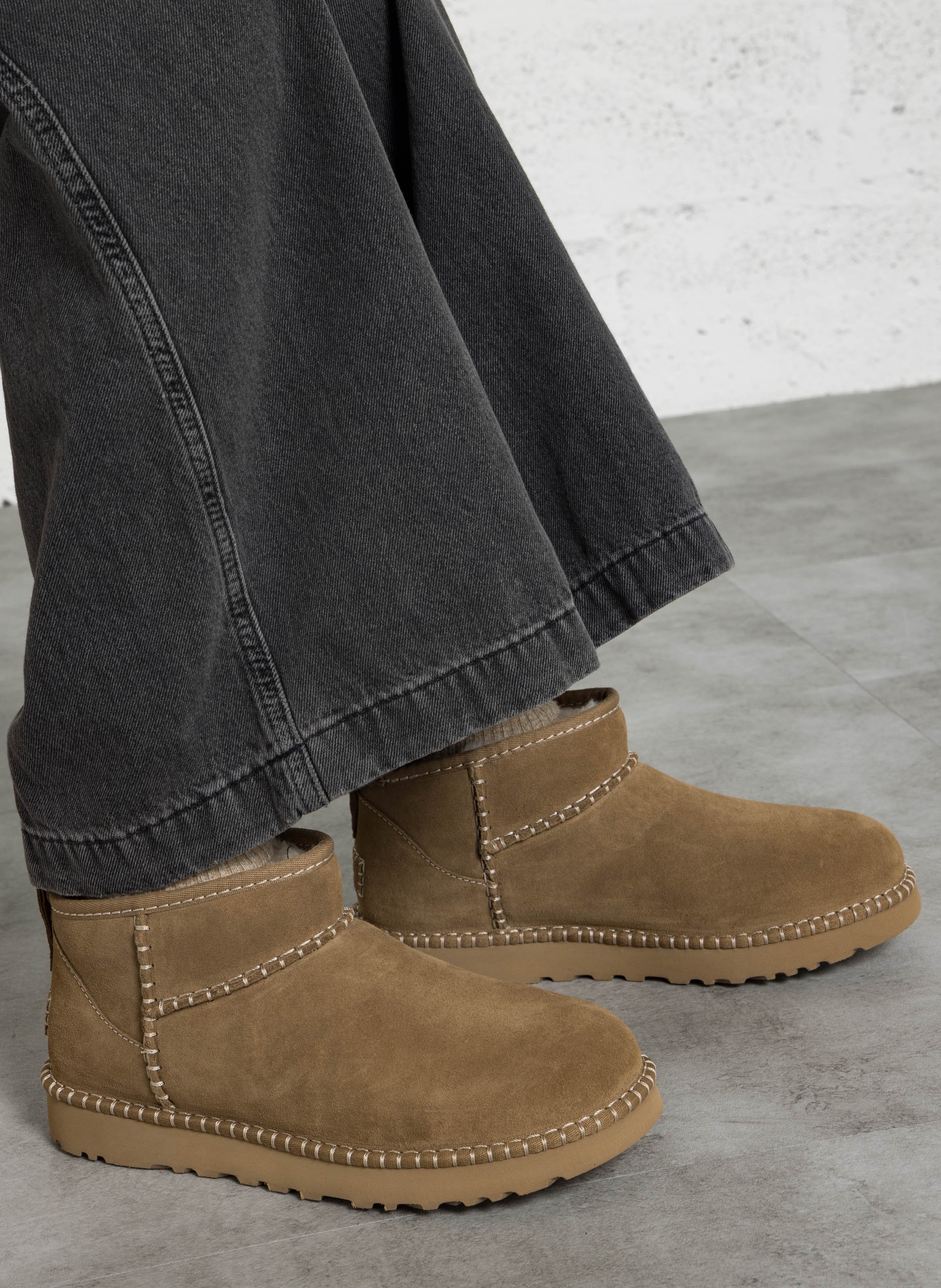 Bottines fourrées en cuir UGG Golden