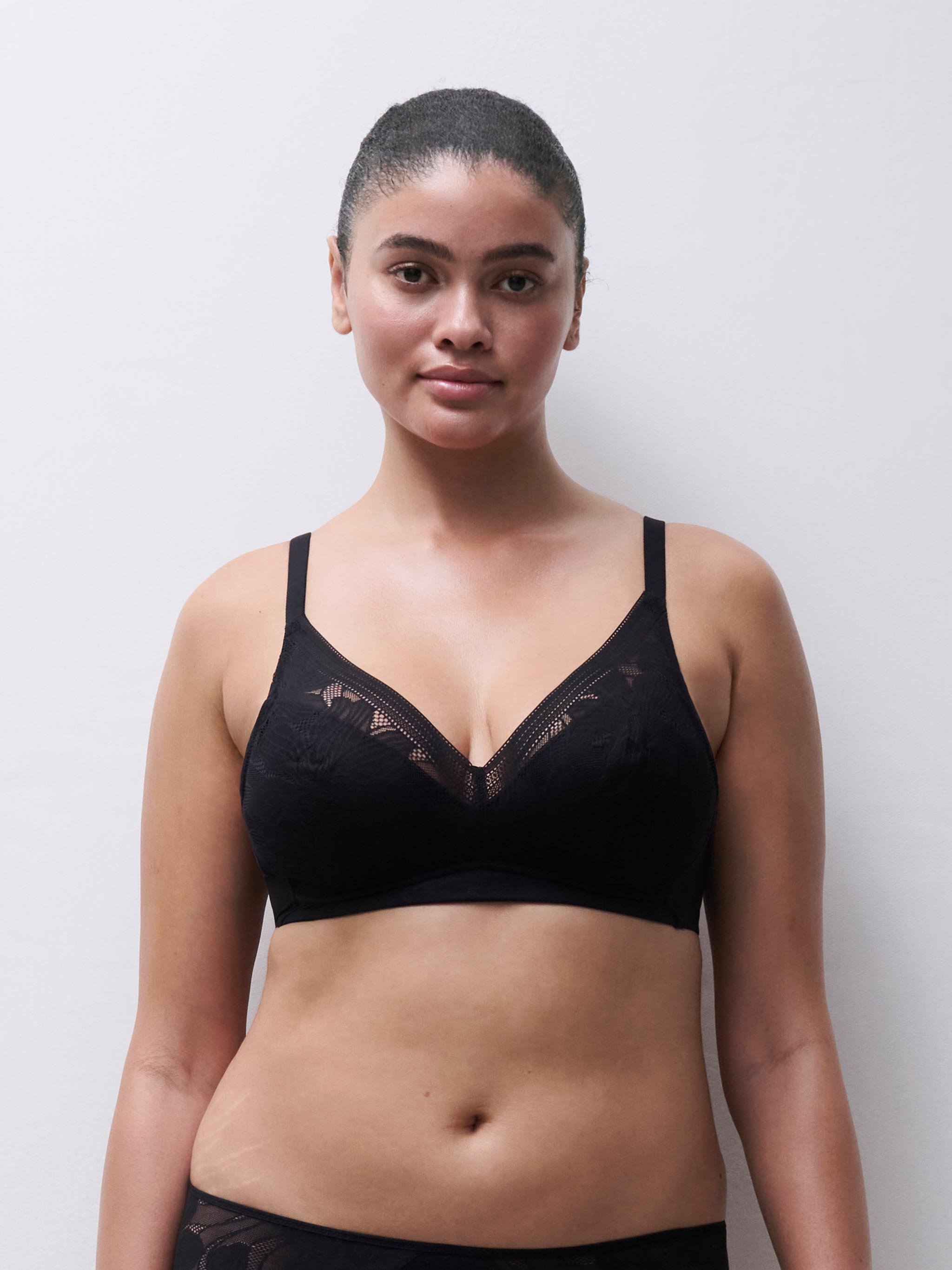Spacer lace wireless bra for support CHANTELLE Black