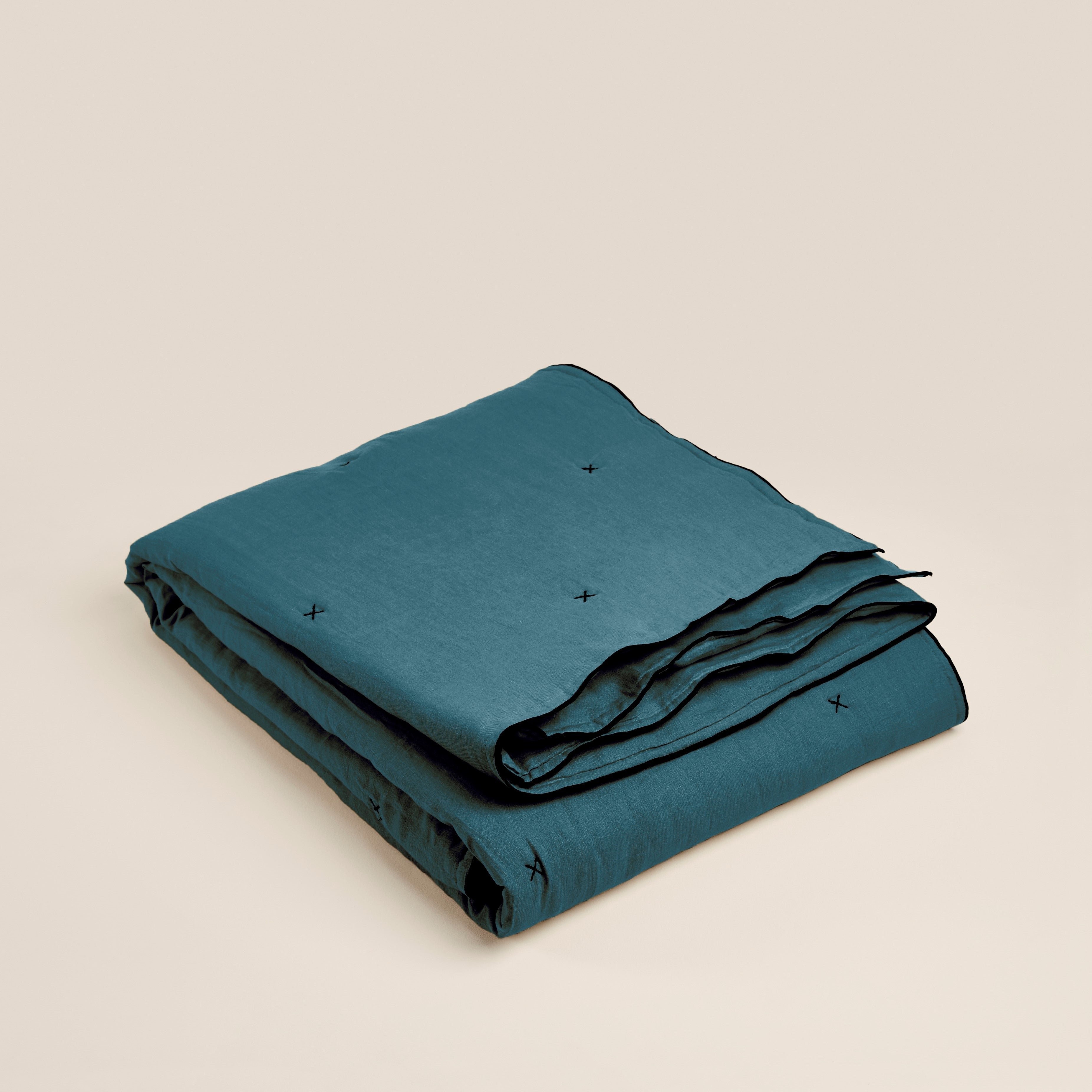 CARLINA - Quilted linen bedspread MADURA Blue