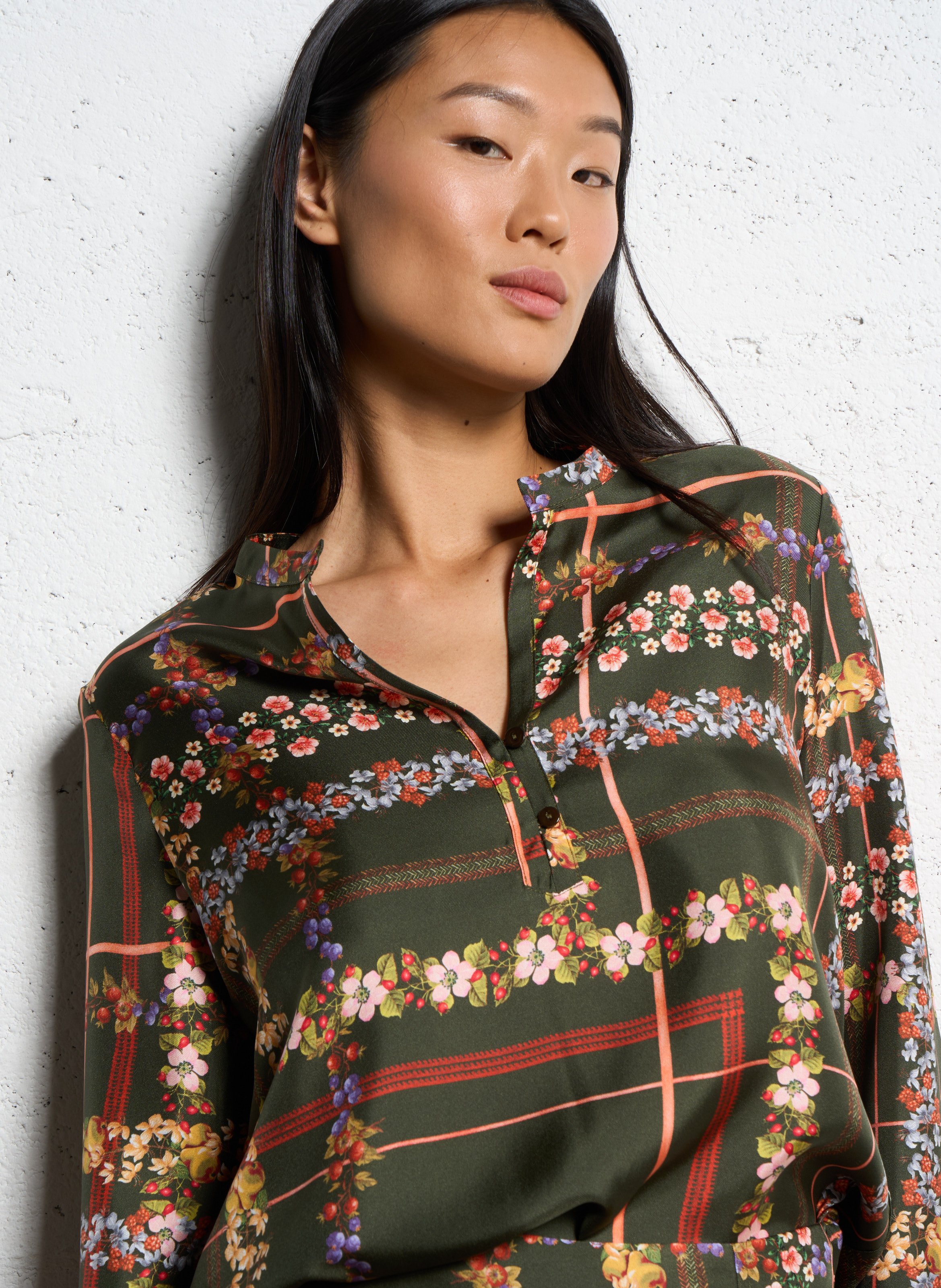 Blouse col V en soie MOMONI Vert