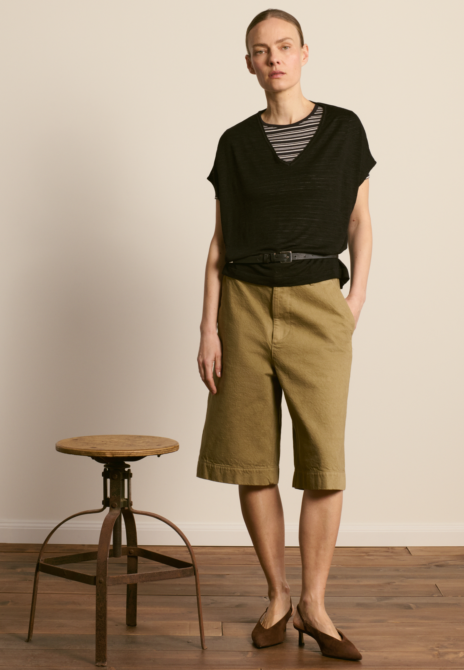 T-shirt col v en lin flammé MAISON MONTAGUT Noir