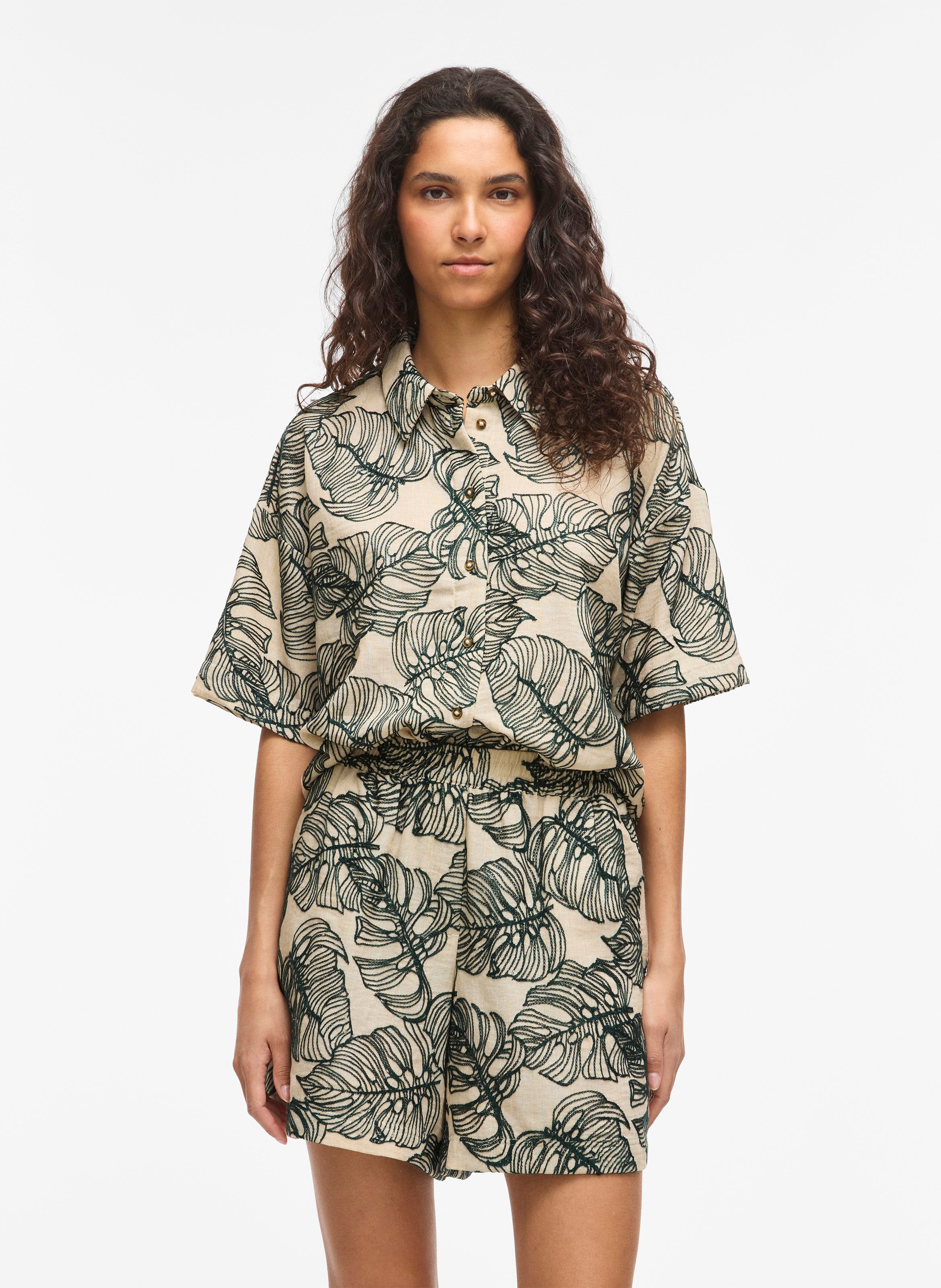 Chemise courte imprimée VILA Gris