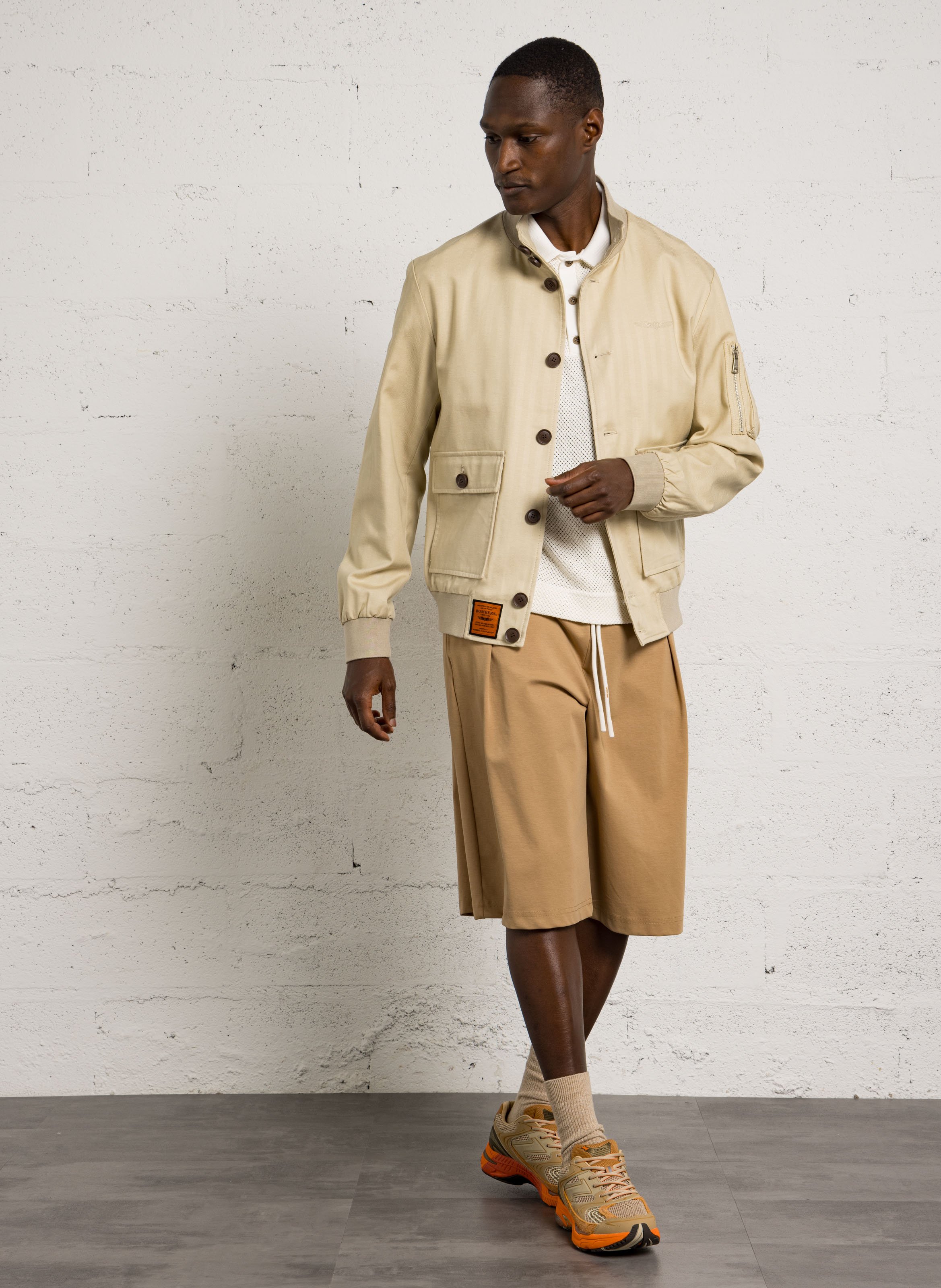 Bermudas rectas de mezcla de algodón IMPERIAL Beige