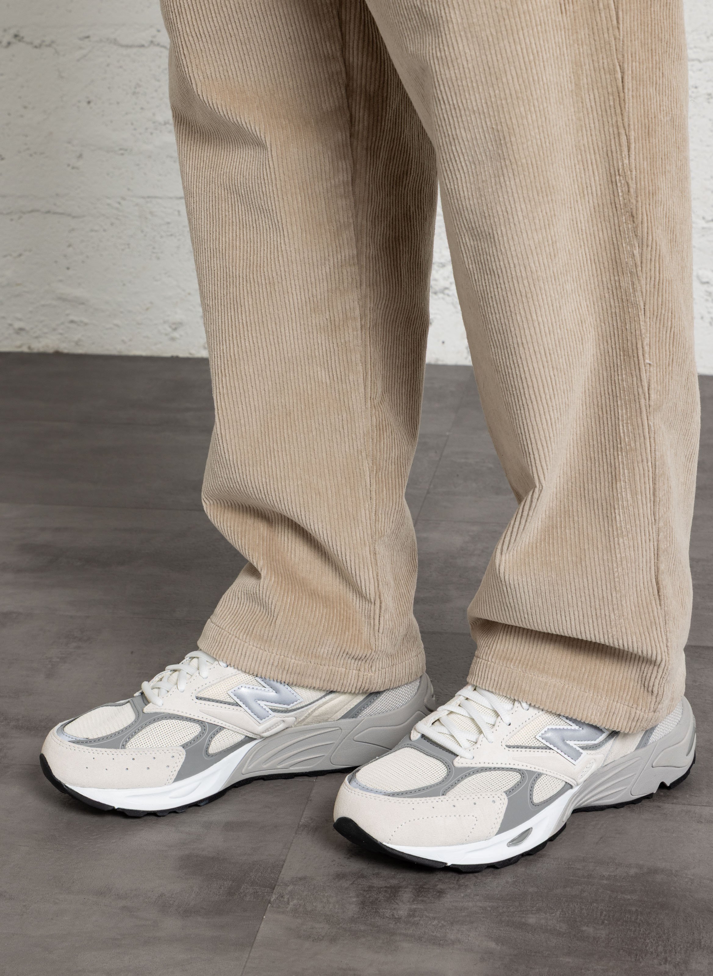Low-top lace-up sneakers NEW BALANCE Beige