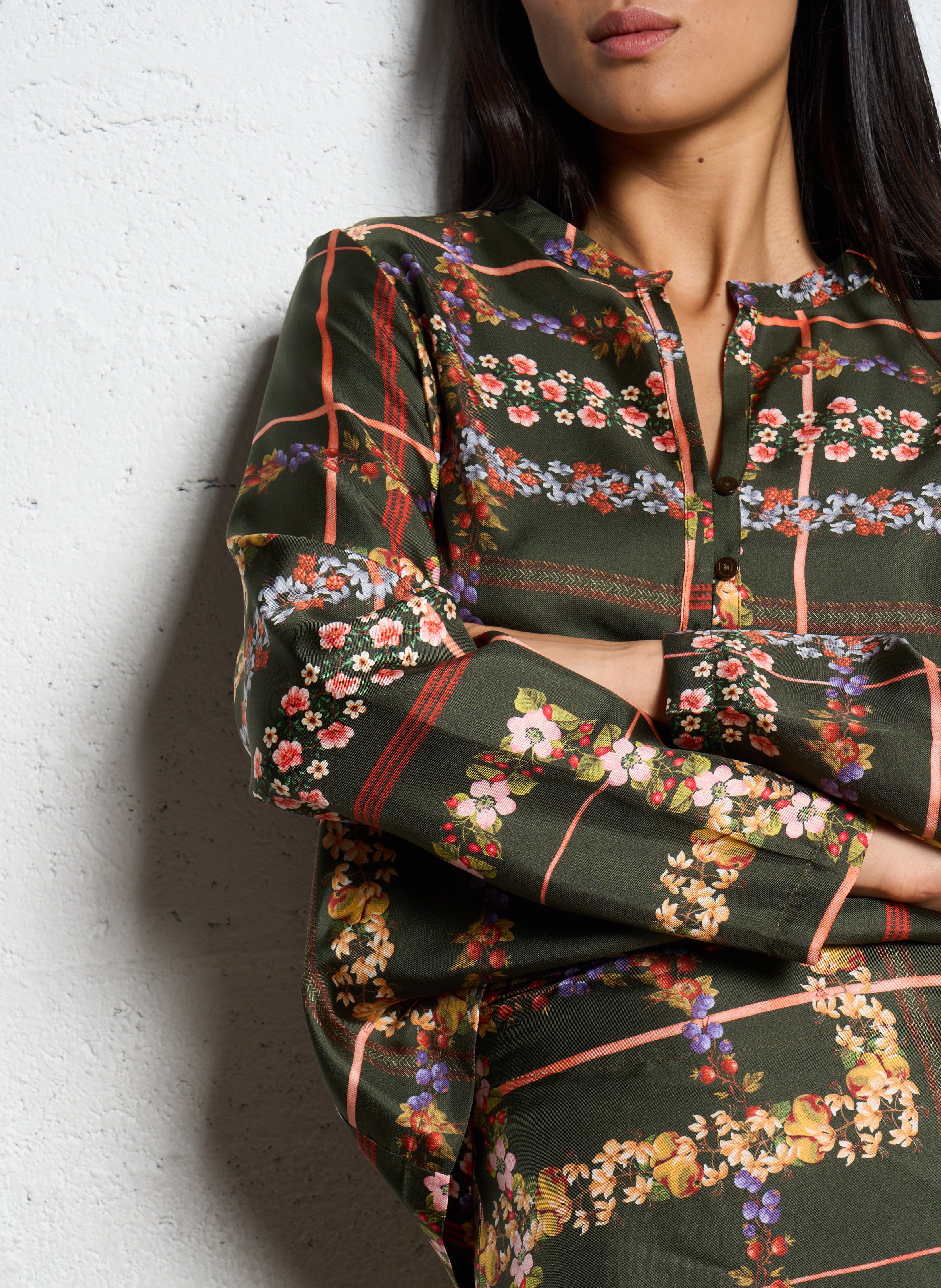 Blouse col V en soie MOMONI Vert