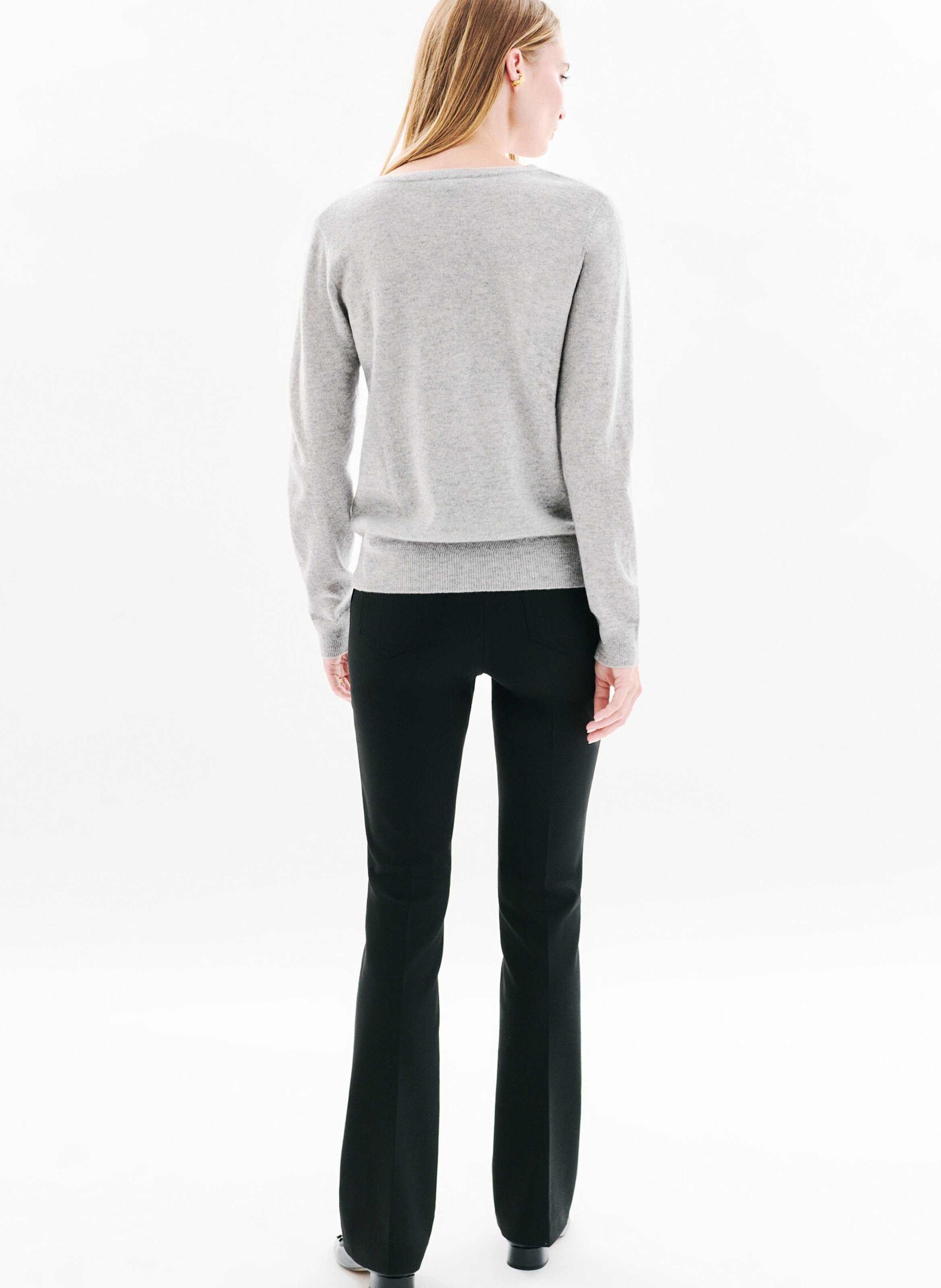 Pull cintré col V en cachemire CAROLL Gris