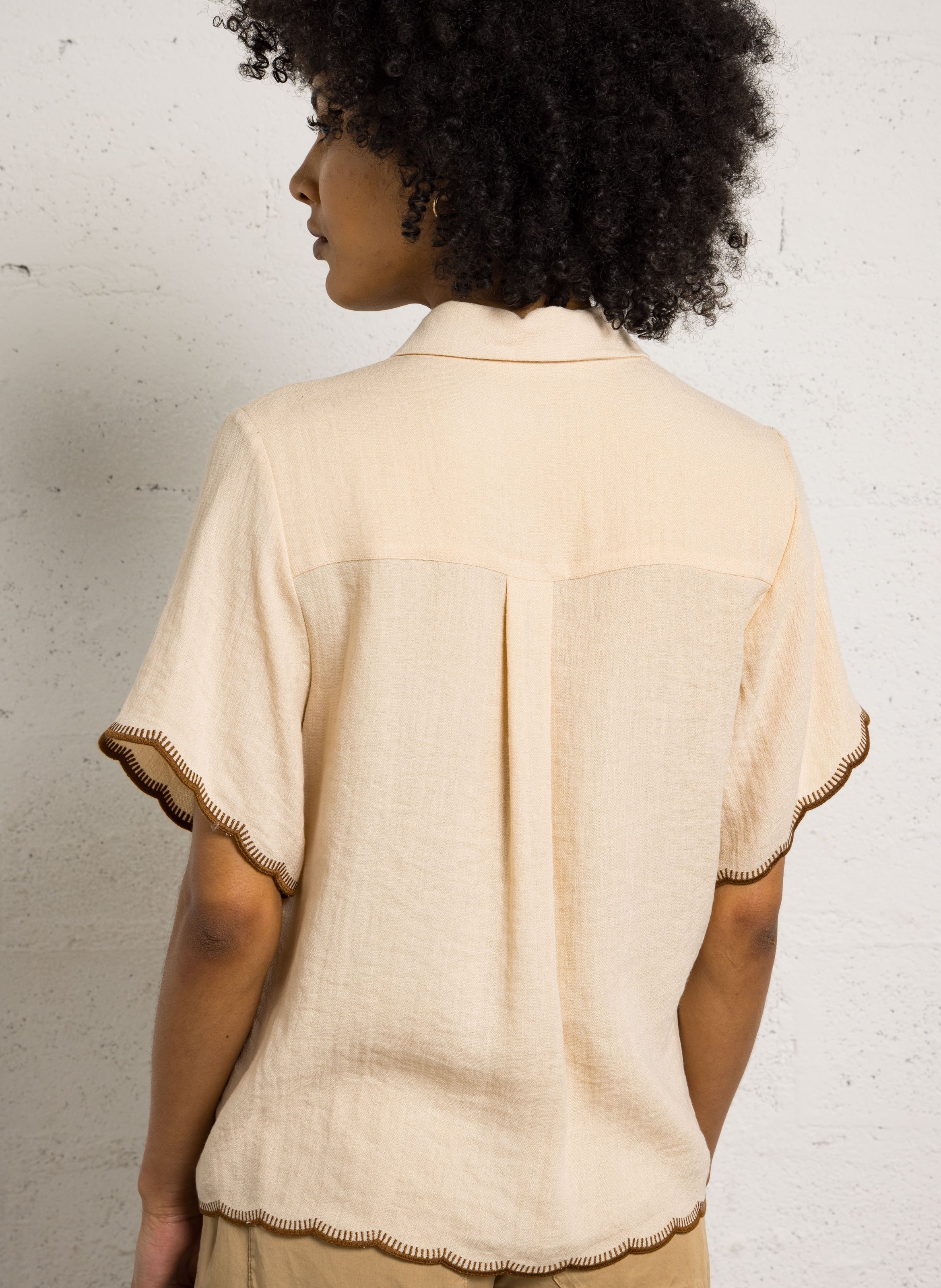 Straight blouse with embroidery LA PETITE ETOILE Beige