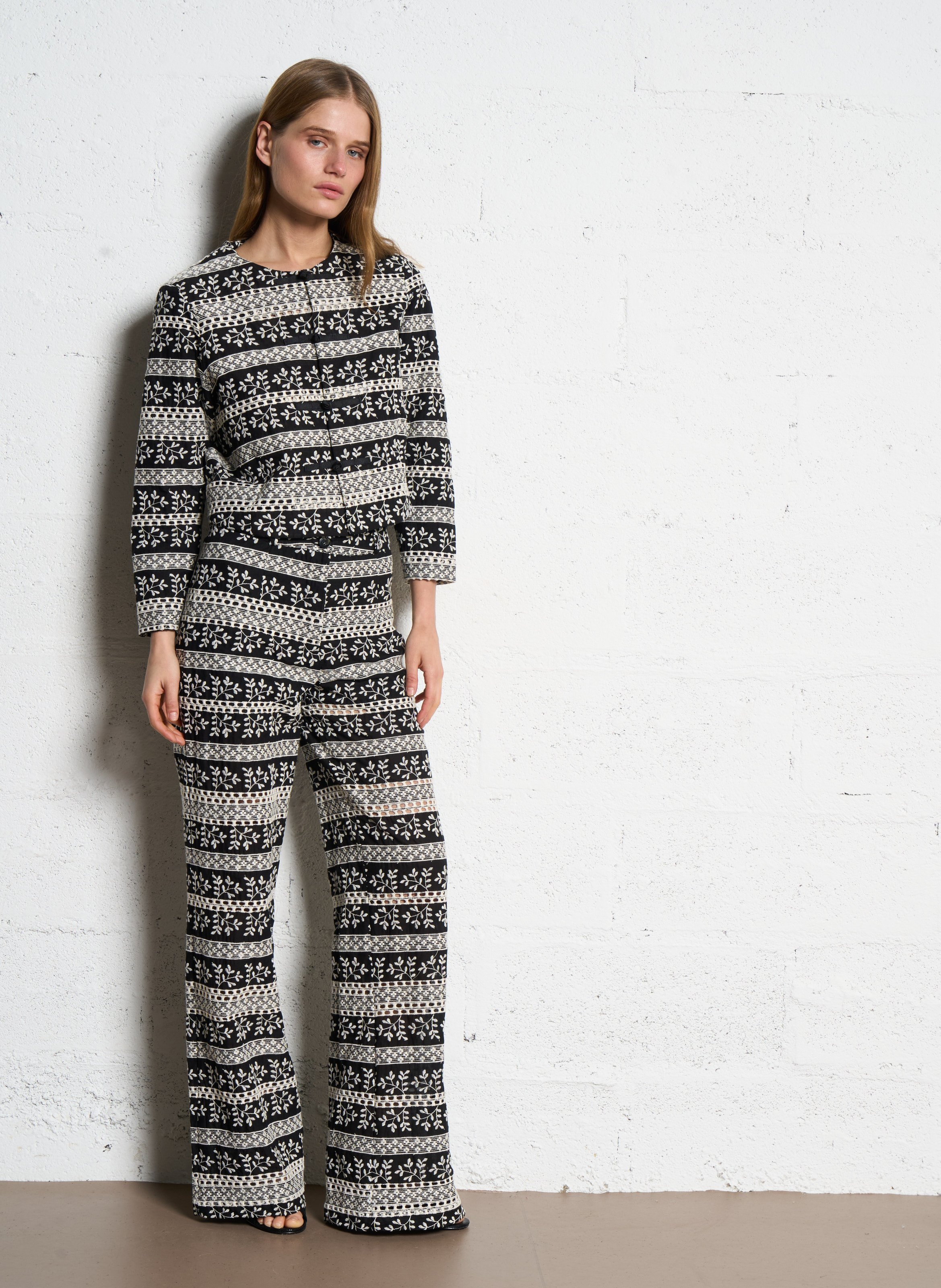 Pantalon droit brodé  SOPHIE+LUCIE Noir