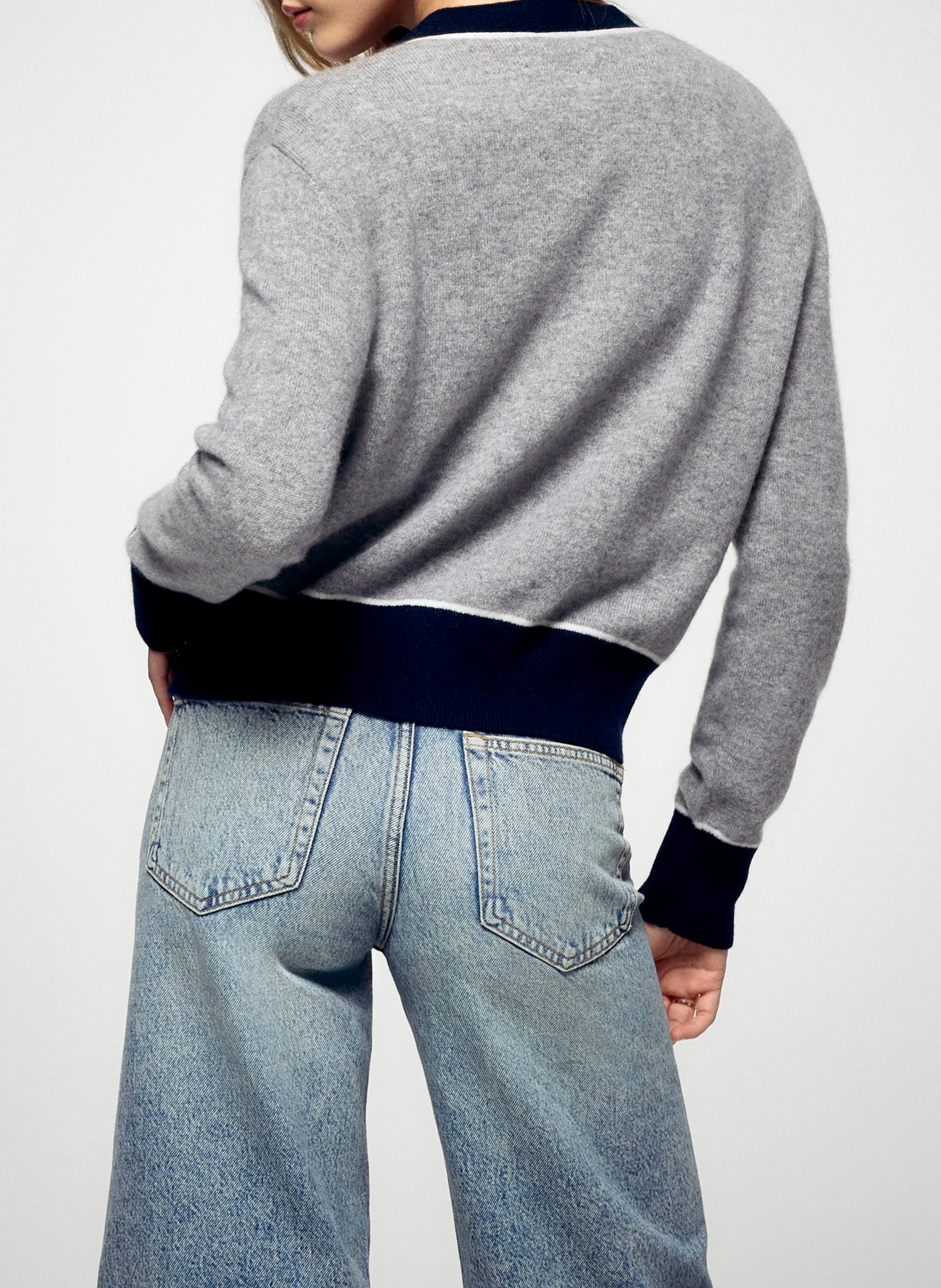 Oversized V-neck cashmere vest FROM FUTURE Grey