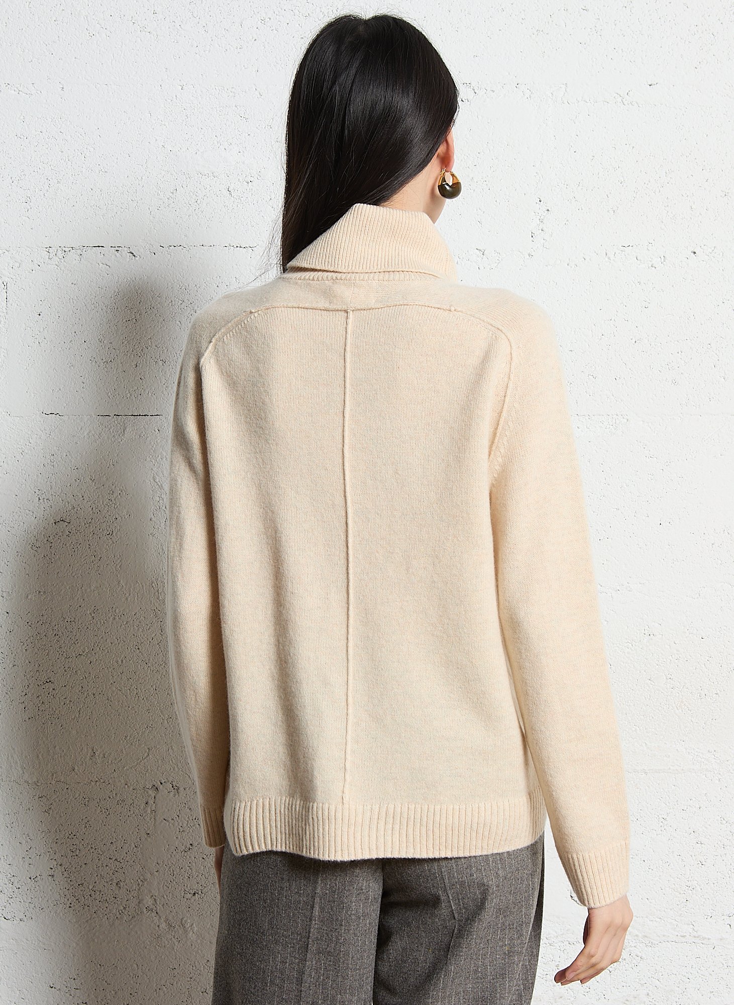 Pull col roulé en laine Beige