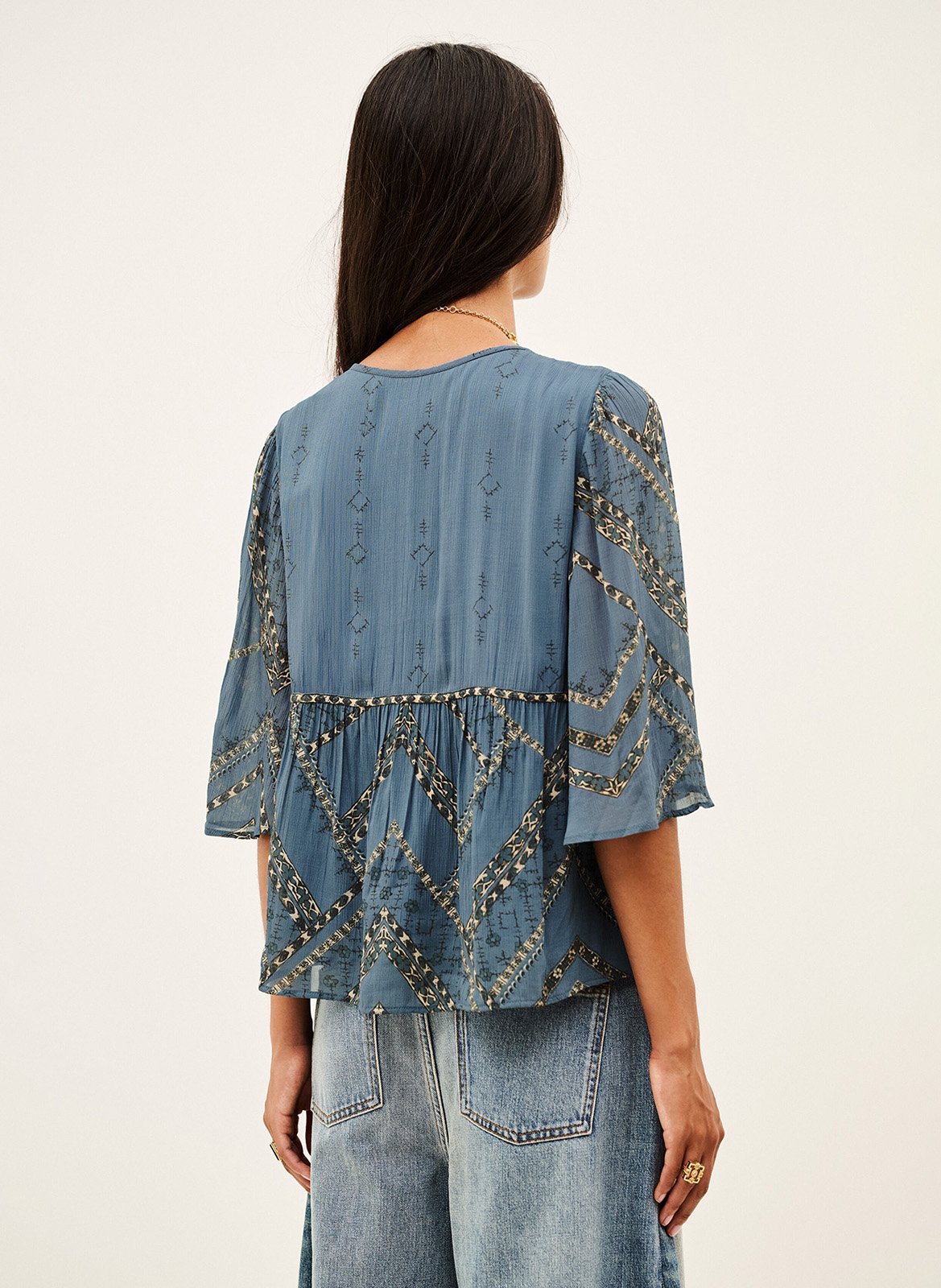 Gerade geschnittene Bluse mit langen Ärmeln BA&SH Blau