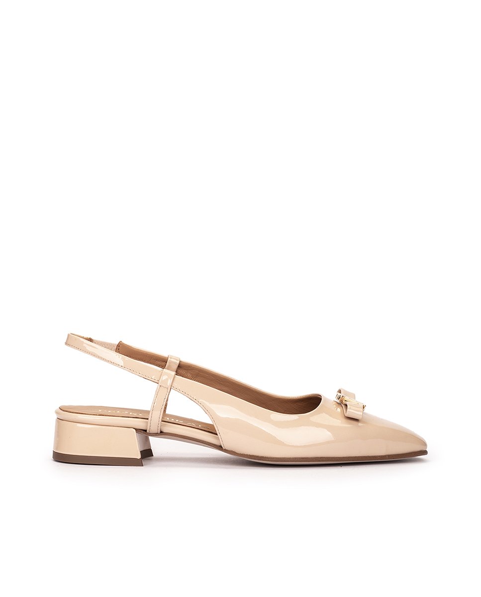 <p>Beige patent leather high heel shoes, with open back.</p> PEDRO MIRALLES Beige