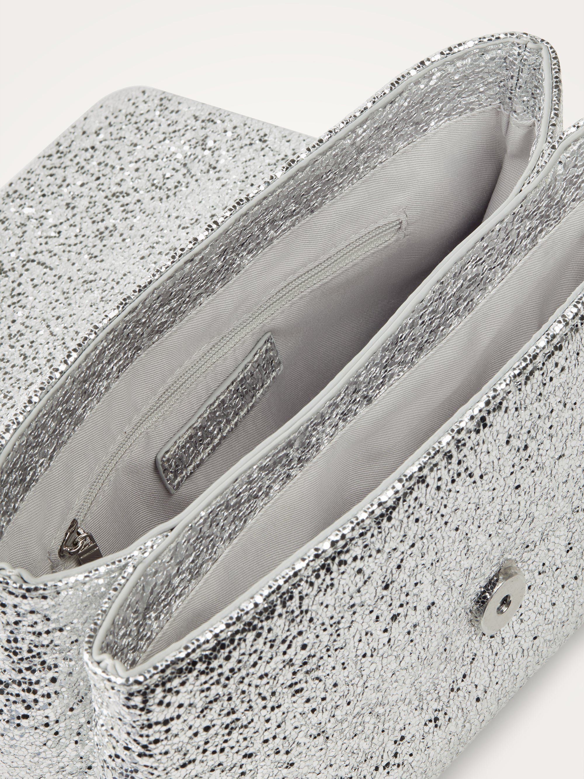 Chain handbag VANESSA WU Silver