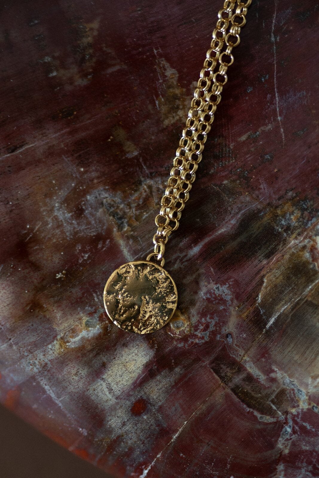 Hammered round gold plated necklace MONSIEUR SIMONE Golden