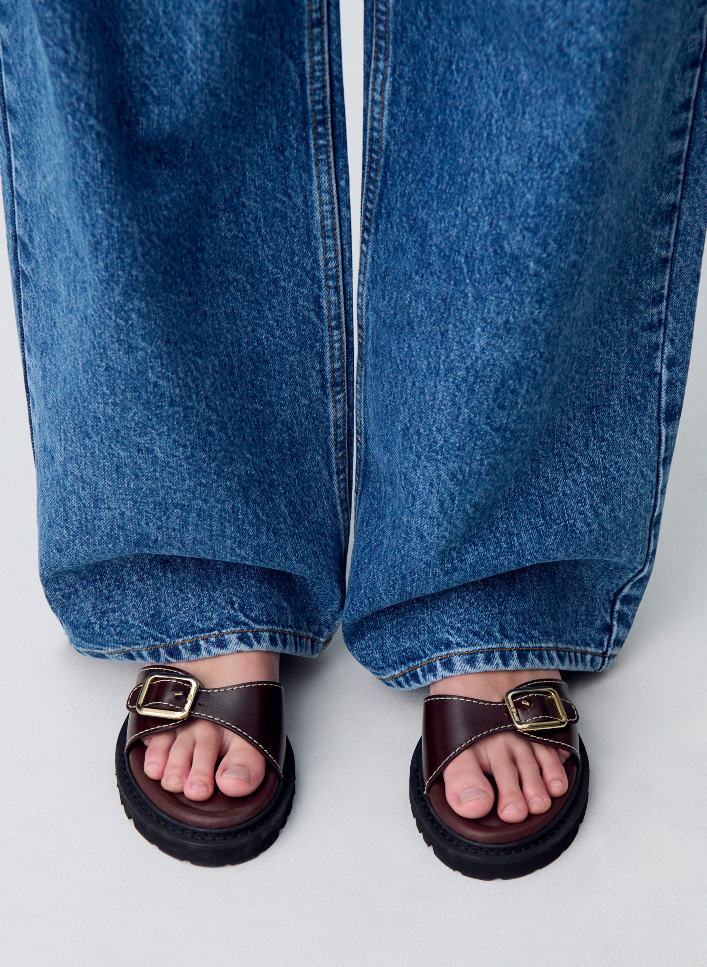 Platte, leren sandalen CLAUDIE PIERLOT Bruin