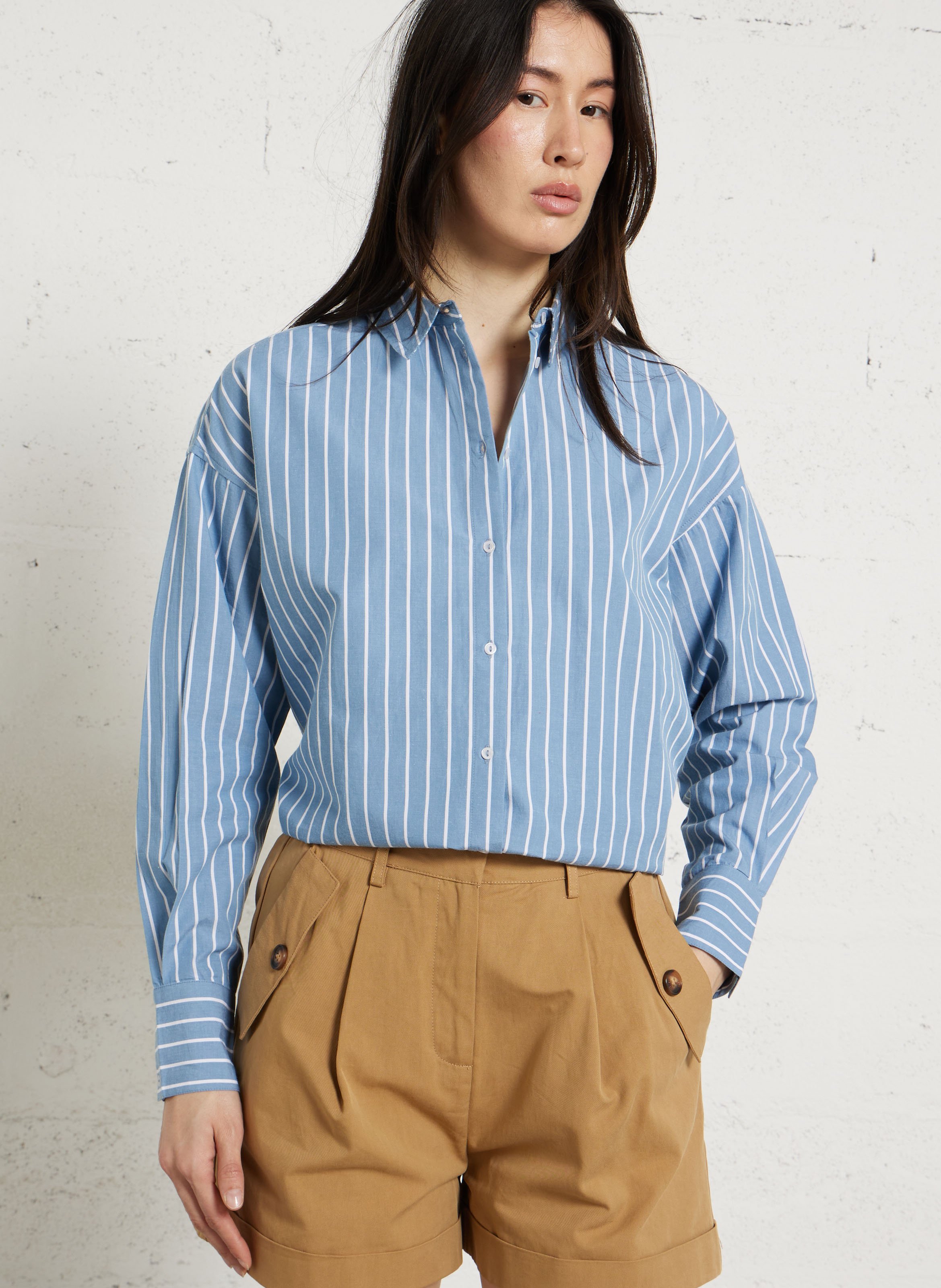 Gestreifte Oversize-Baumwollbluse mit klassischem Kragen SUD EXPRESS Blau