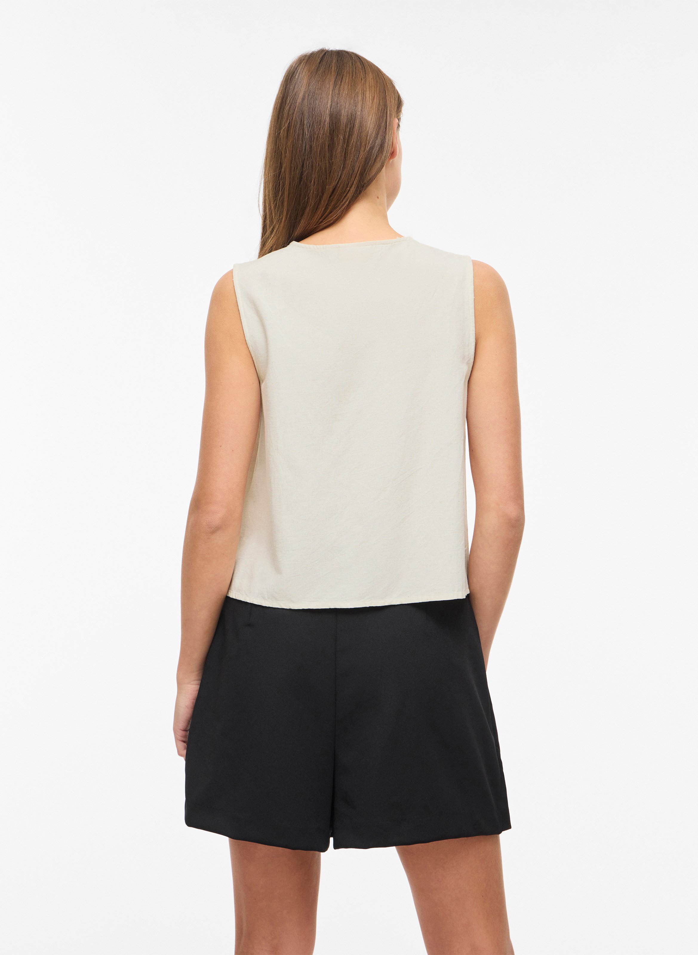 Top encolure V brodé VILA Beige