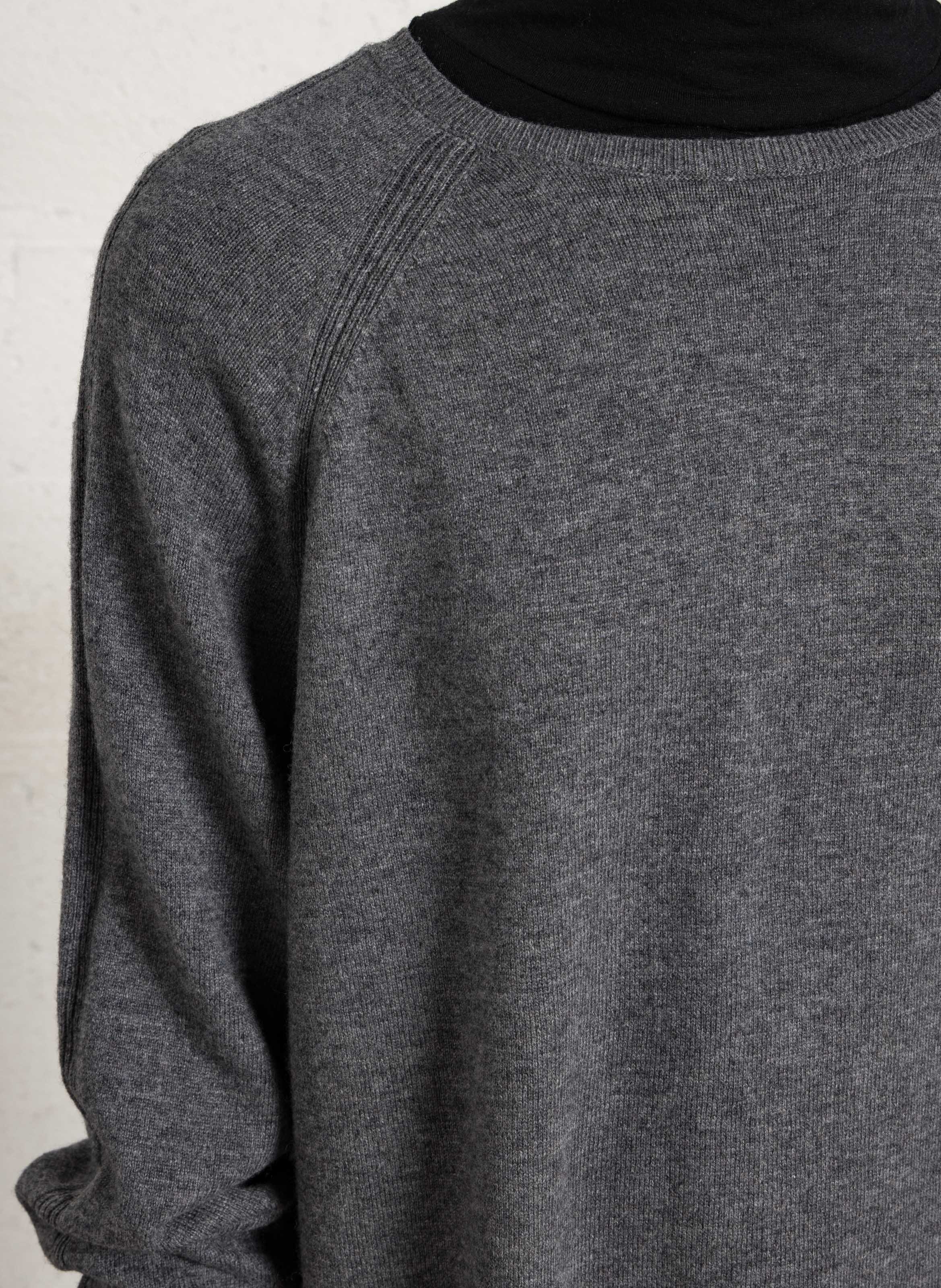 Solid Long Sleeve Pullover NICE THINGS Grey