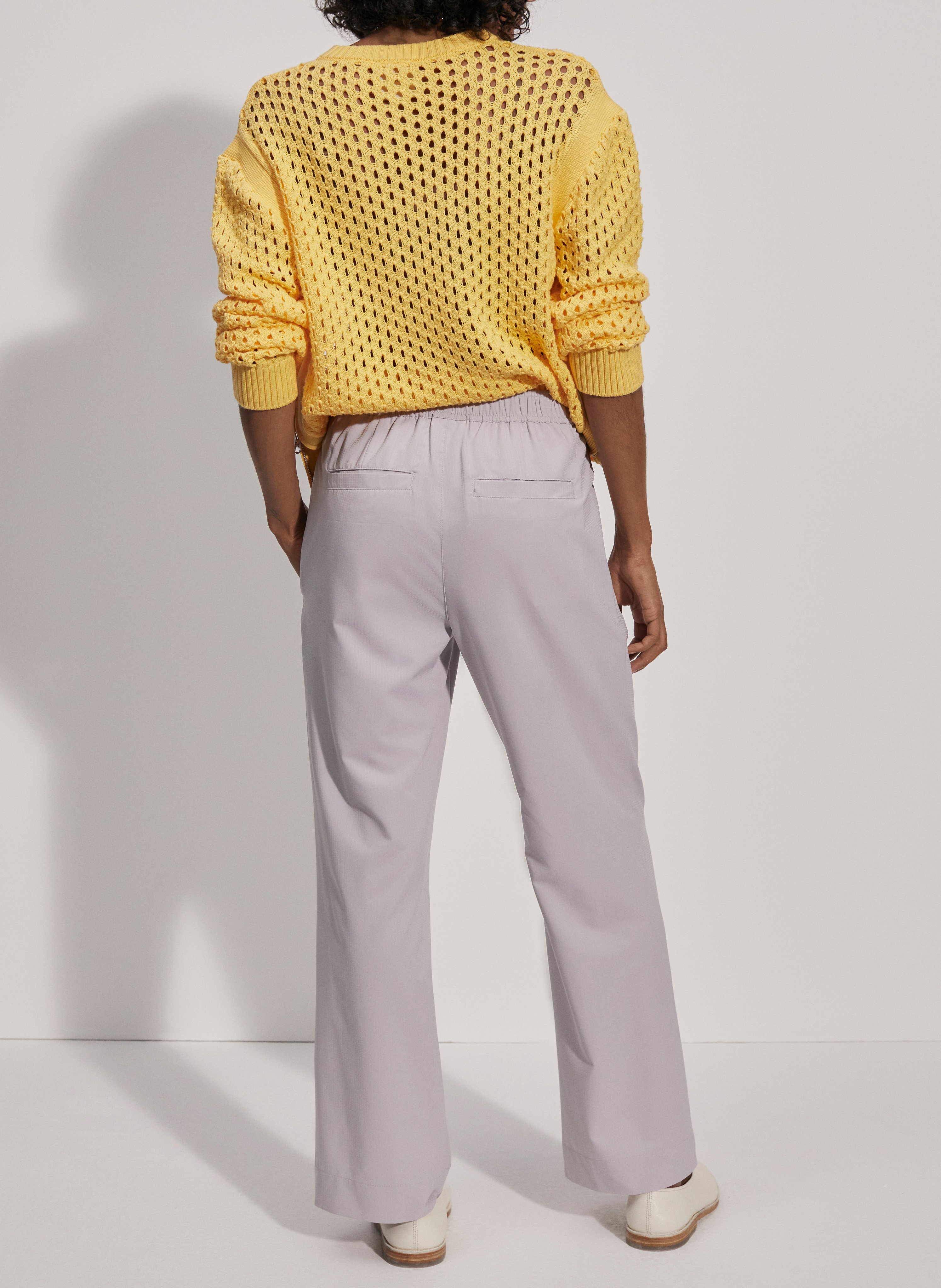 Gerade geschnittene Taillenhose mit Reliefstruktur VARLEY Grau