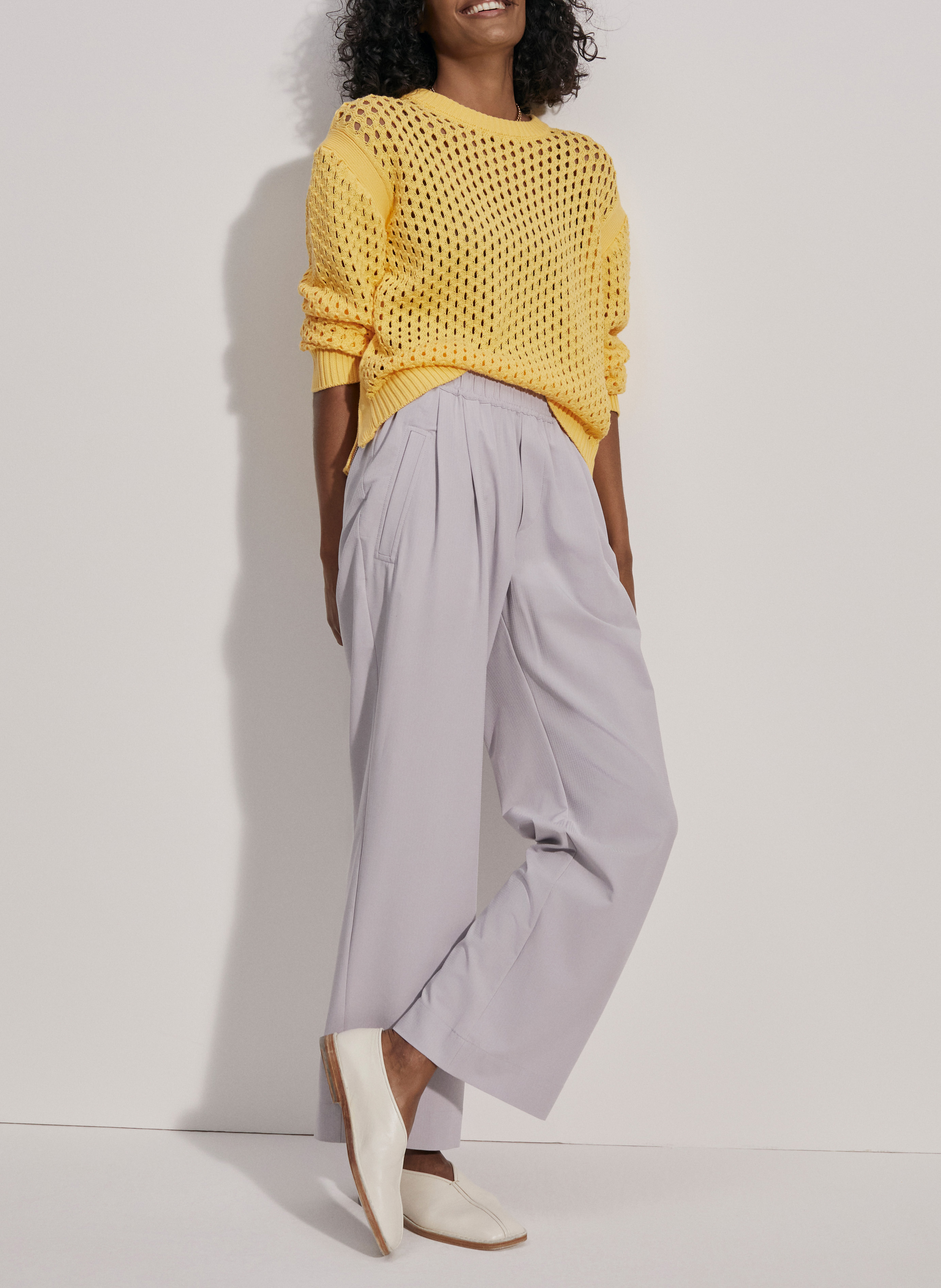 Gerade geschnittene Taillenhose mit Reliefstruktur VARLEY Grau