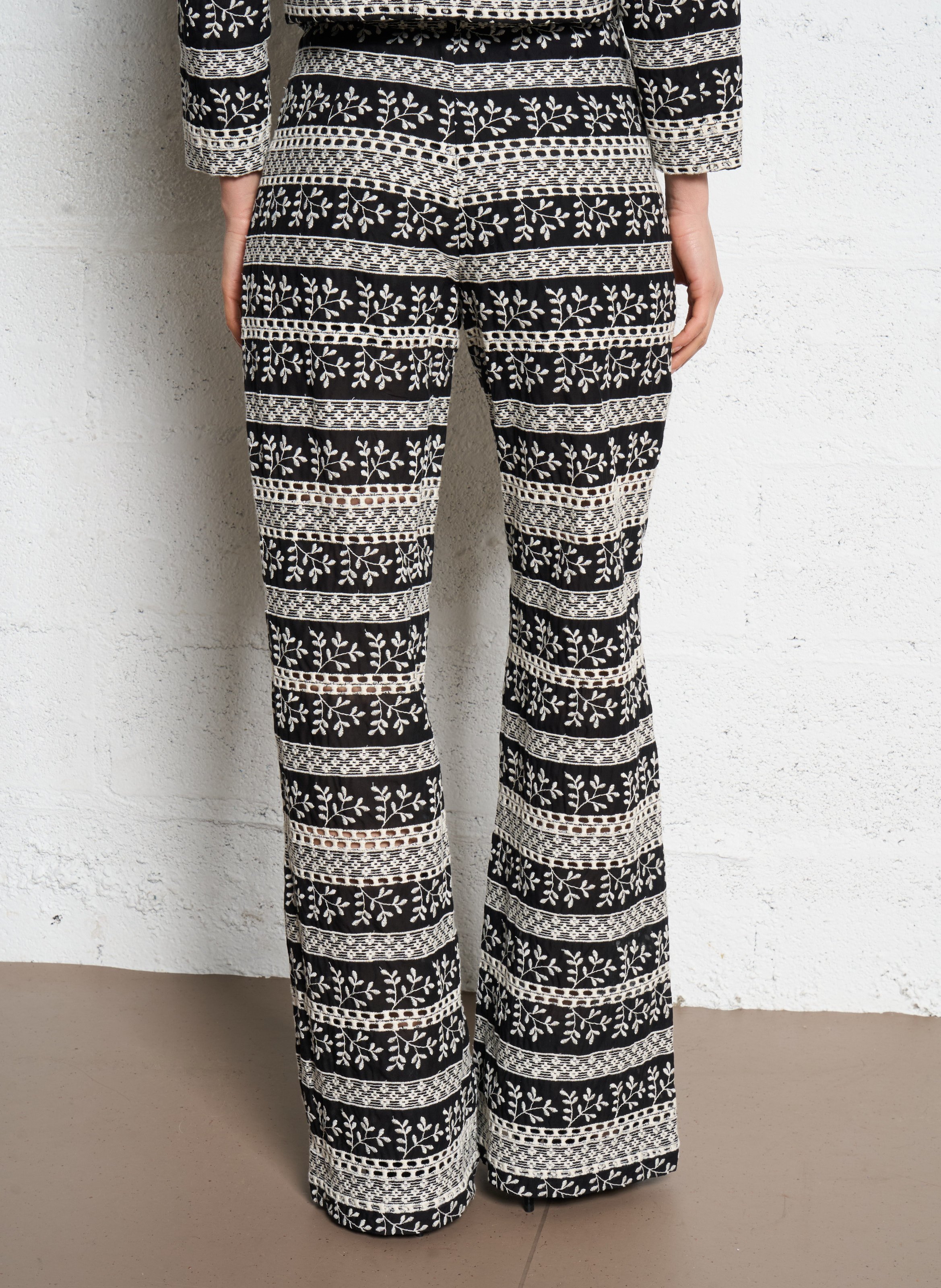 Pantalon droit brodé  SOPHIE+LUCIE Noir