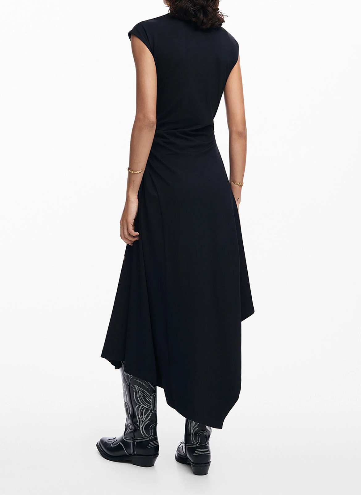 Abito midi a collo rotondo con stampa floreale. Nero