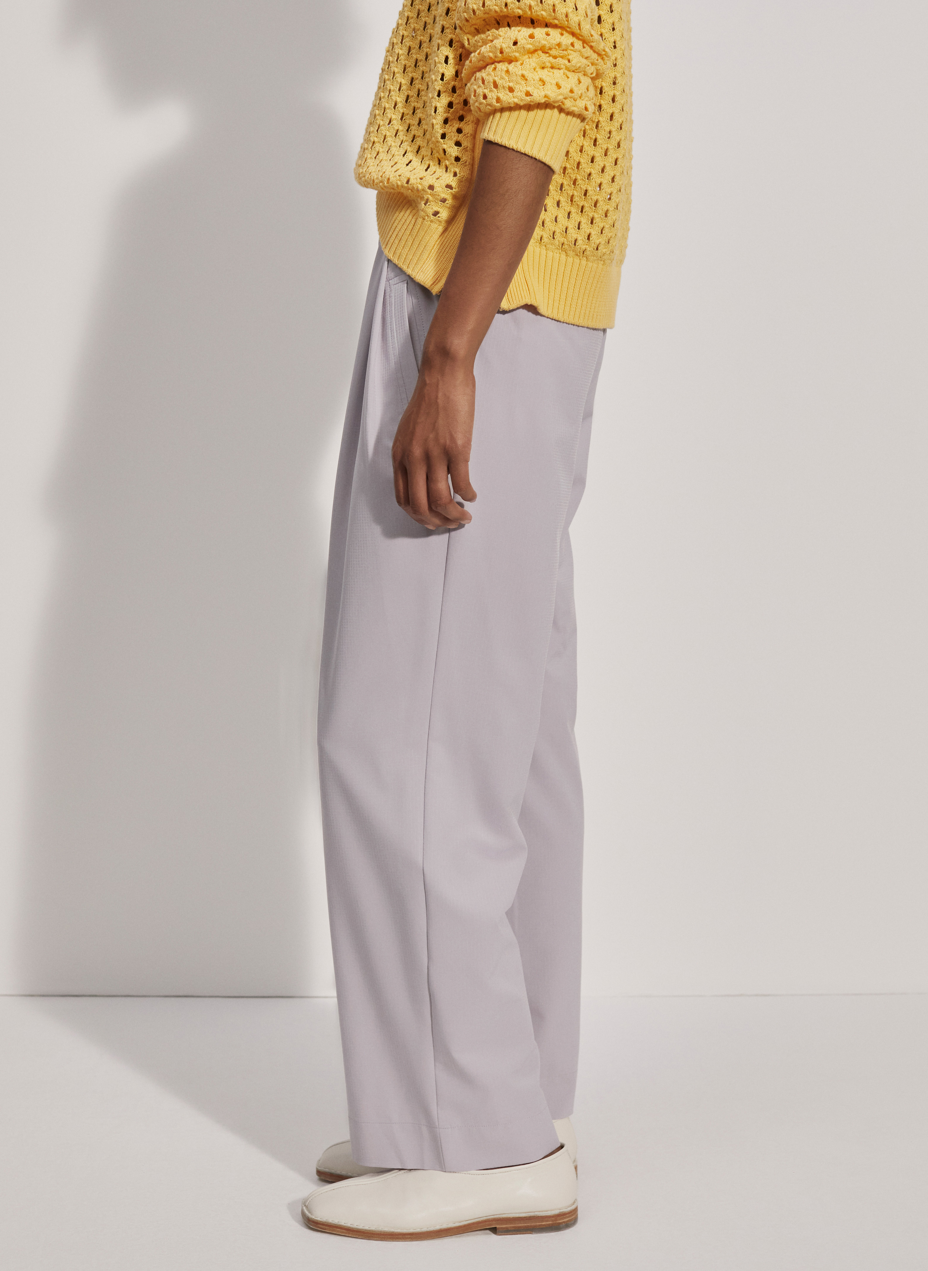 Gerade geschnittene Taillenhose mit Reliefstruktur VARLEY Grau