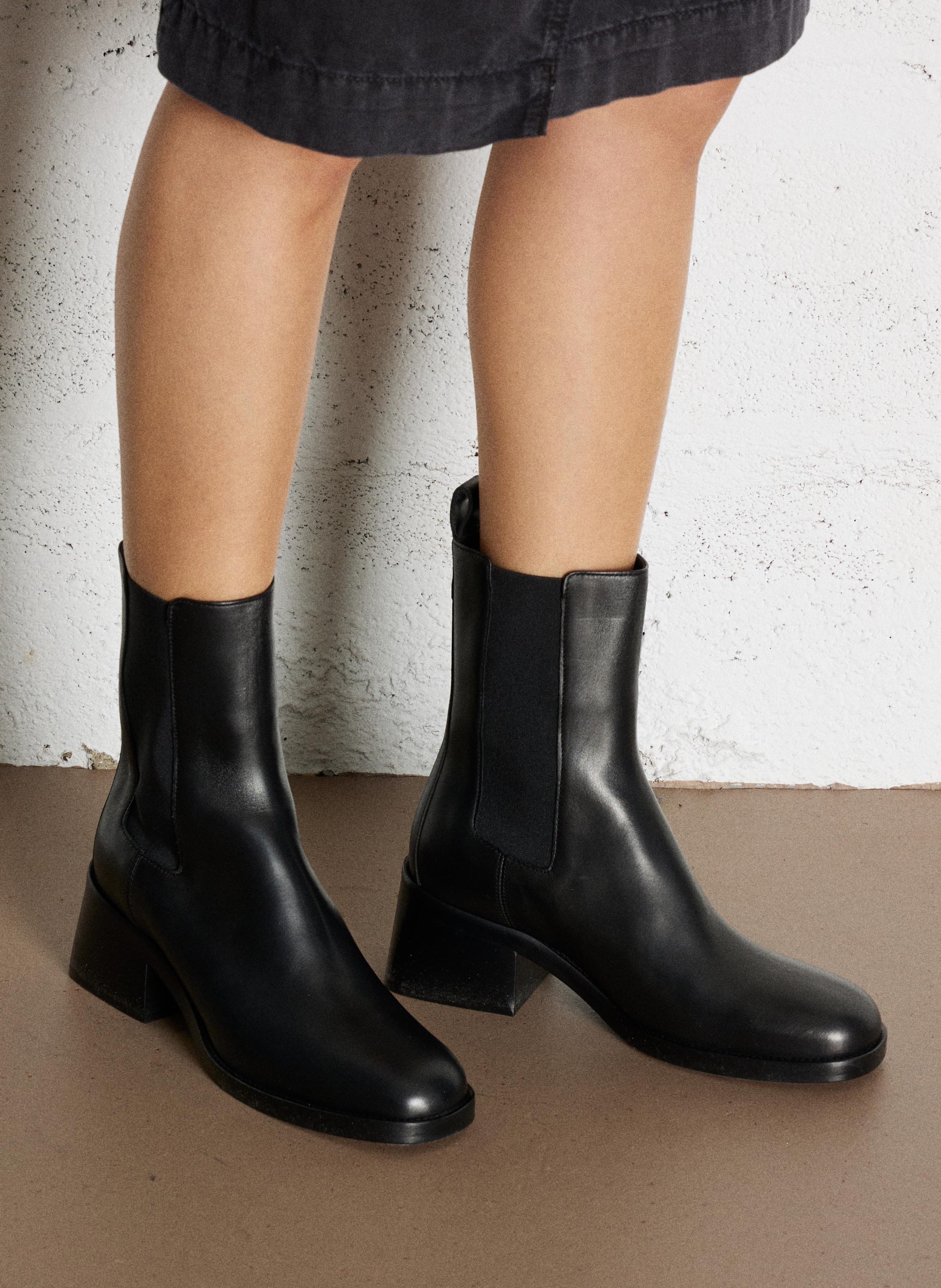 Leren chelsea laarsjes met hak Noir Ba&Sh Dames Place des