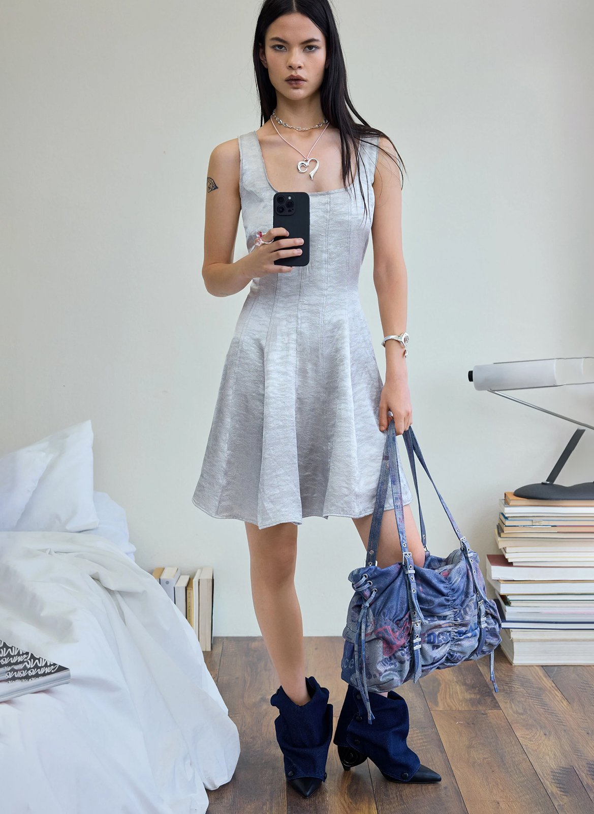 Kurzes Kleid mit quadratischem Ausschnitt DESIGUAL Schwarz