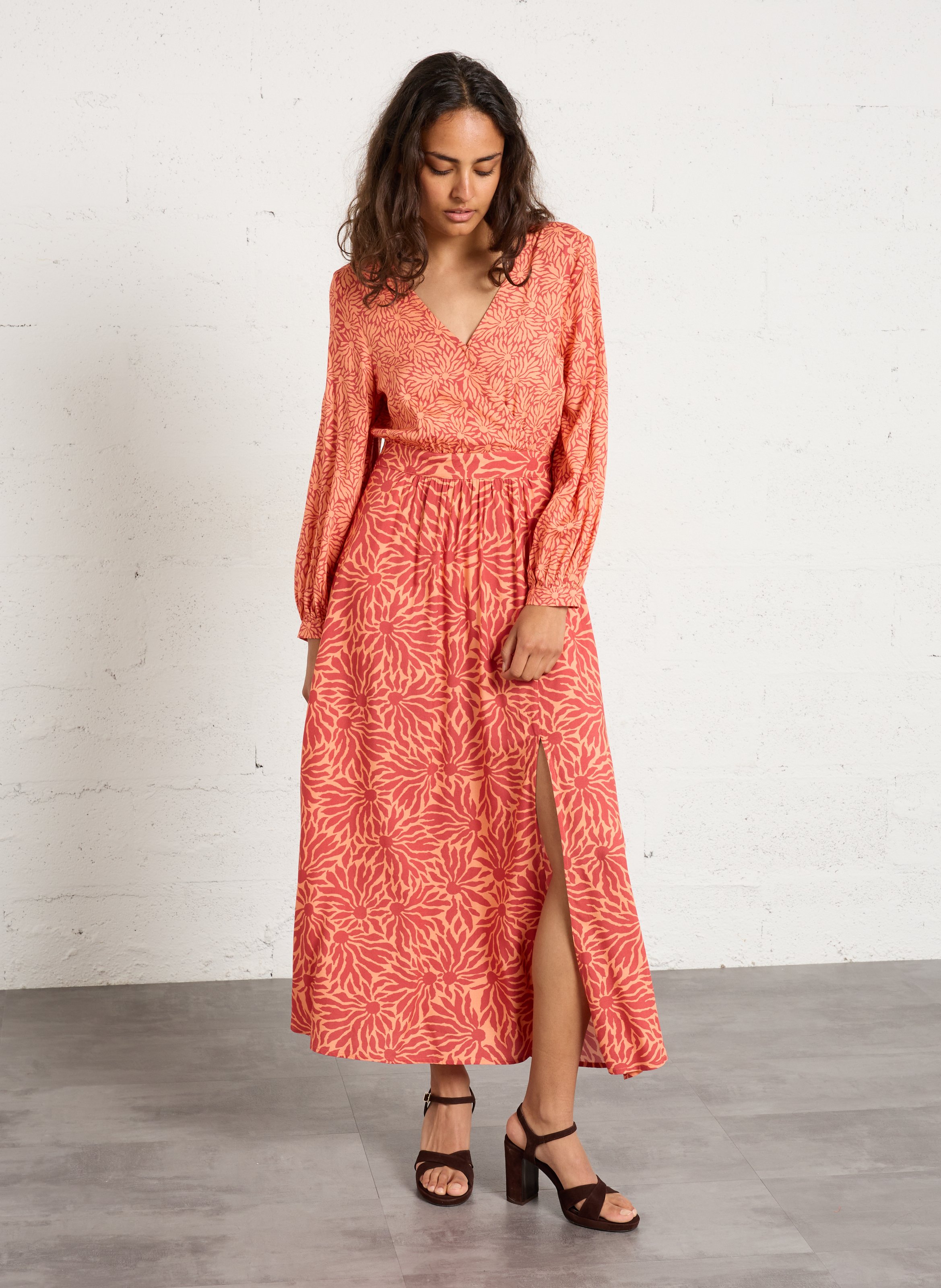 Sandalen aus Veloursleder mit Absatz MELLOW YELLOW Braun