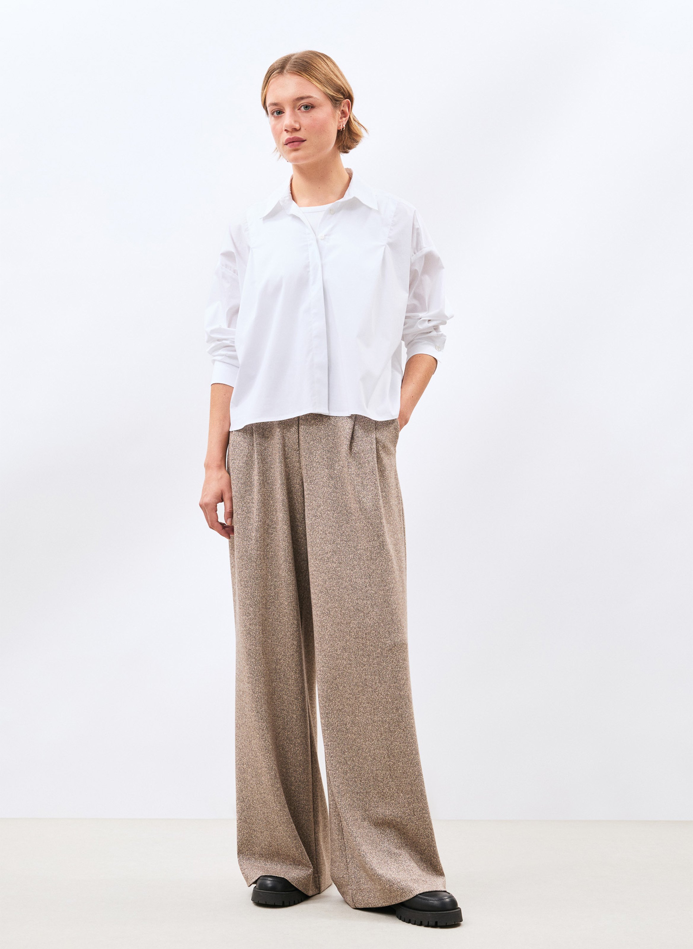 Wide-leg chevron print trousers HUMILITY Beige