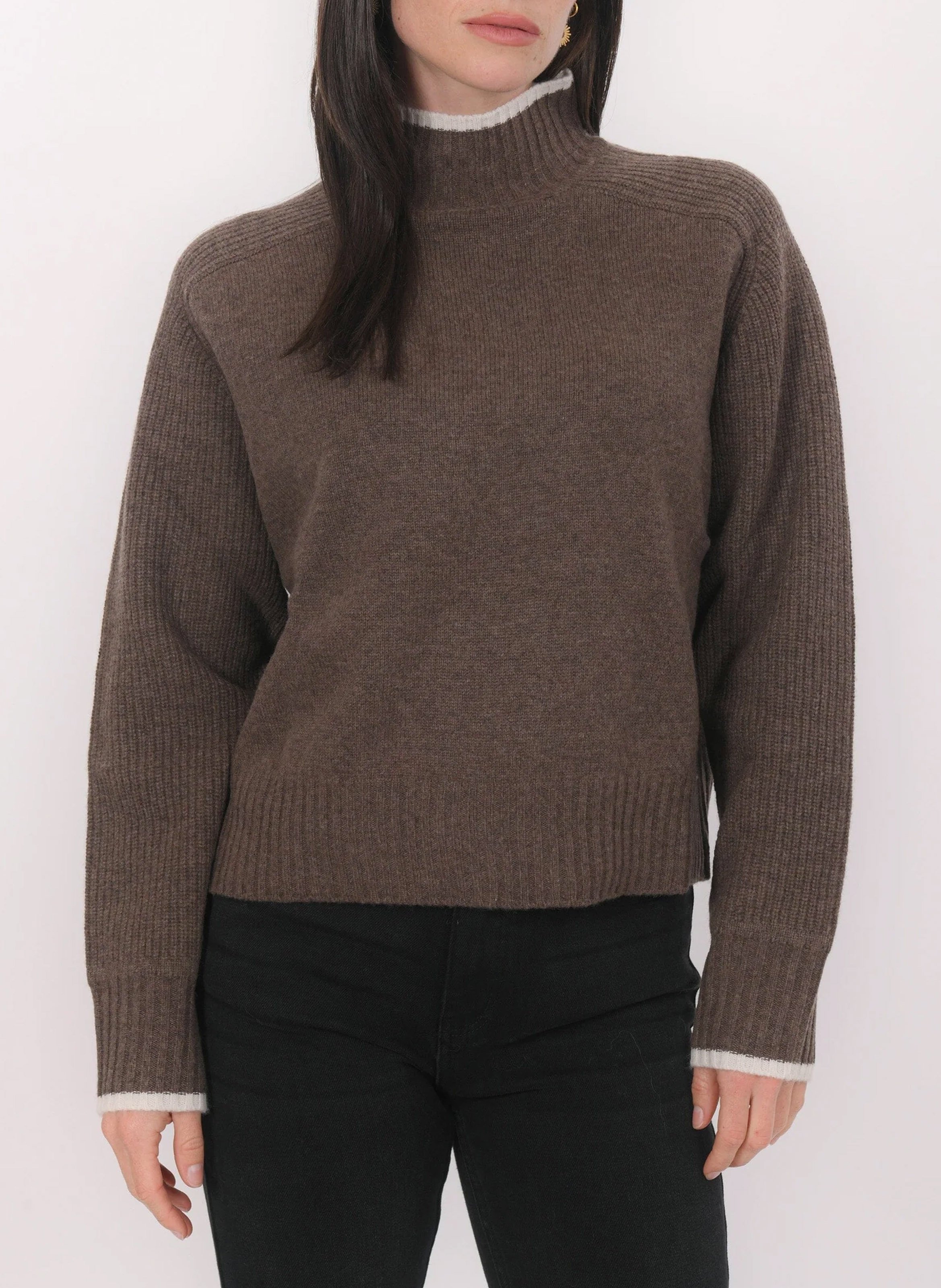 Oversize-Pullover mit Stehkragen aus Wolle und Kaschmir KOOKAI