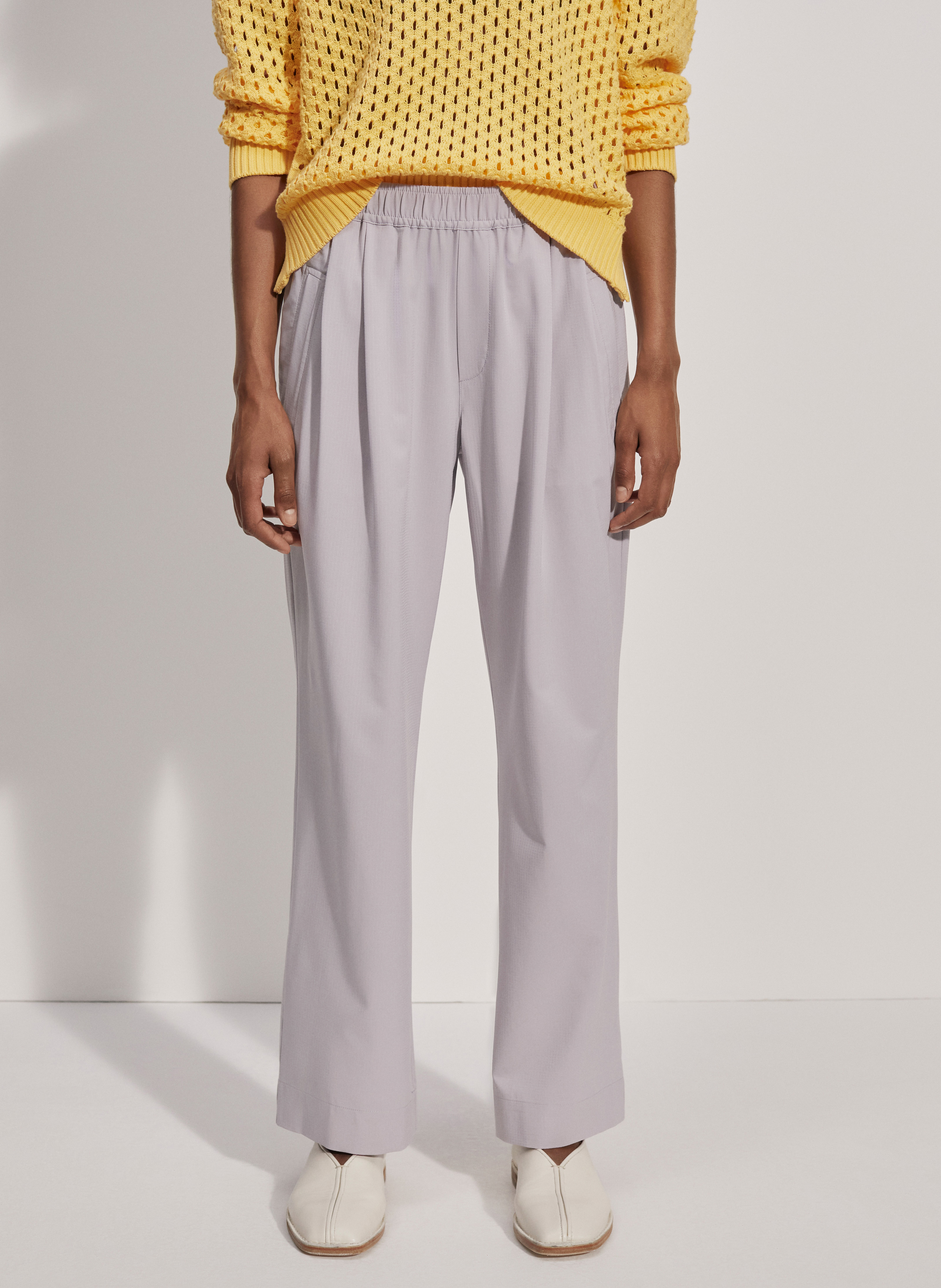 Gerade geschnittene Taillenhose mit Reliefstruktur VARLEY Grau