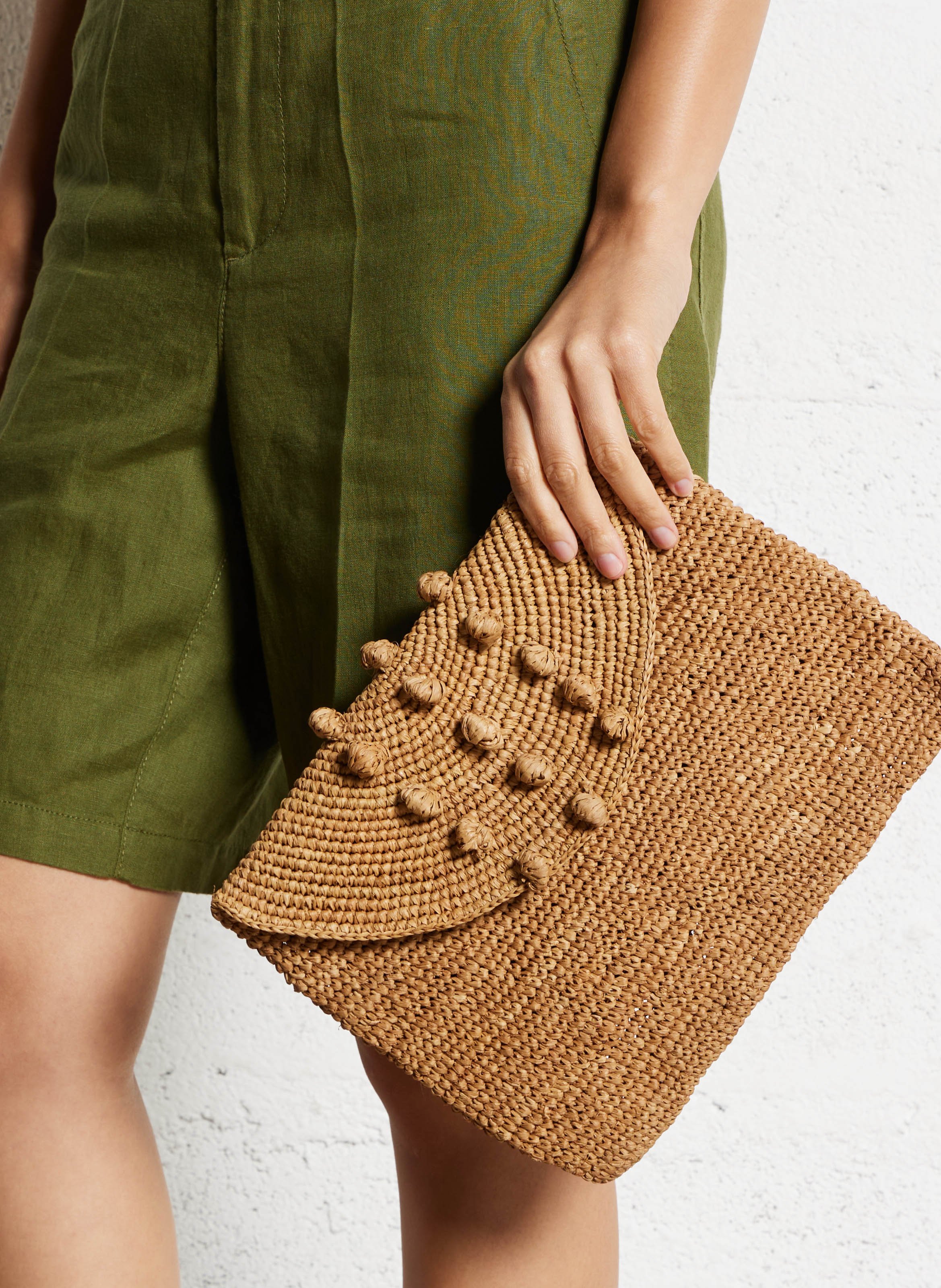 Grote clutch van gevlochten raffia CAMALYA Beige
