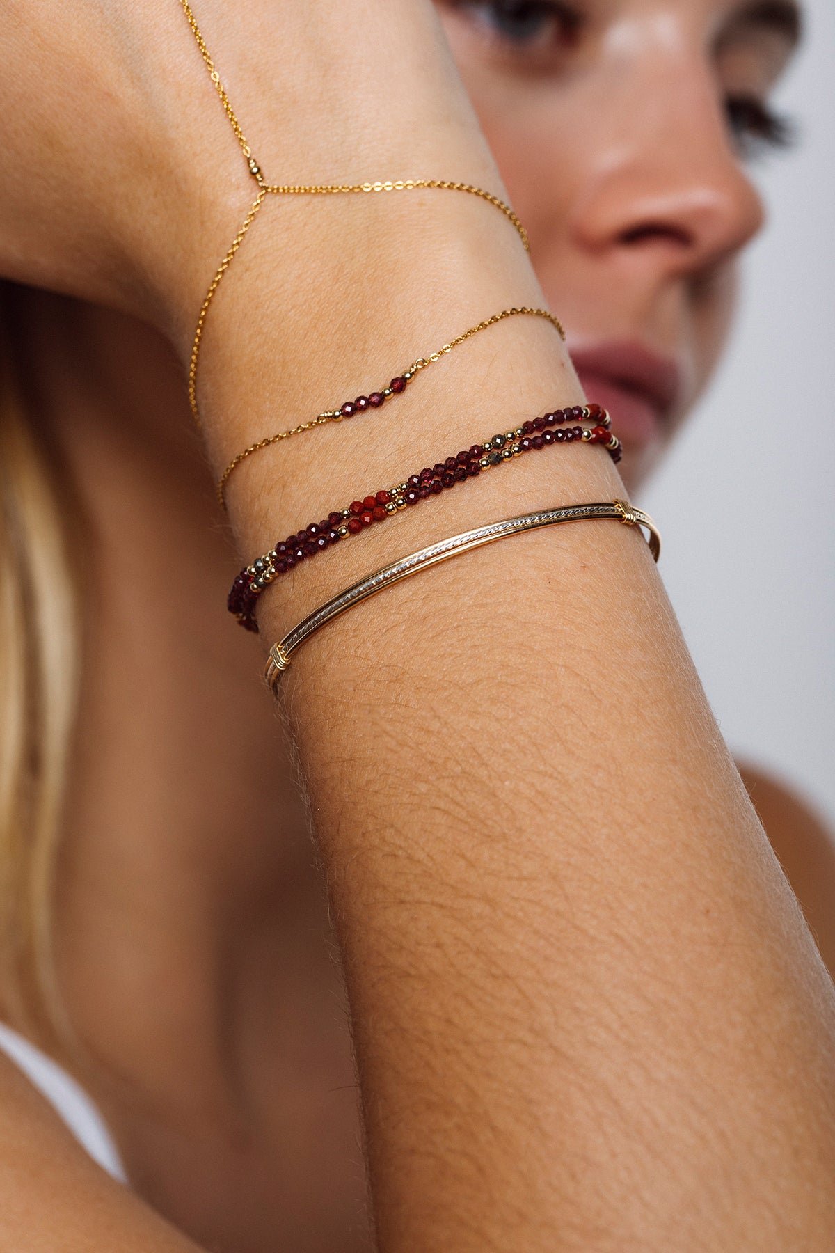 Thea Bracelet - Garnet YAY Golden