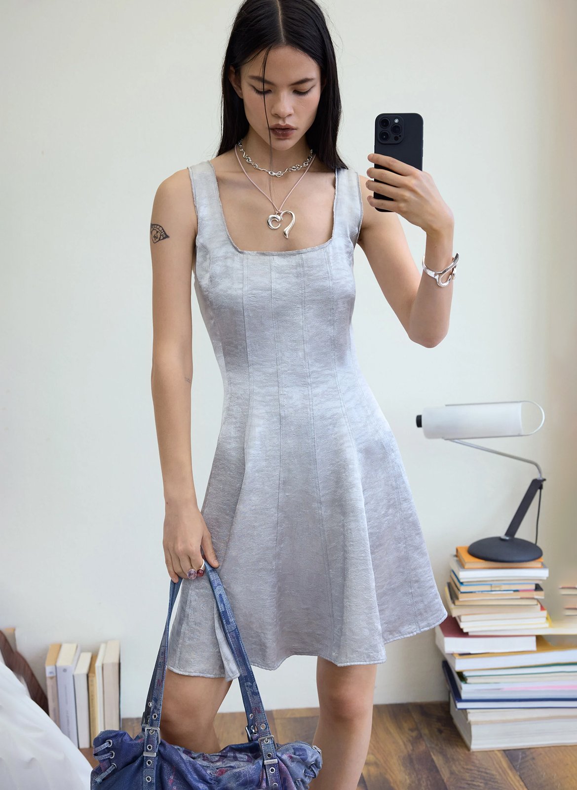 Kurzes Kleid mit quadratischem Ausschnitt DESIGUAL Schwarz