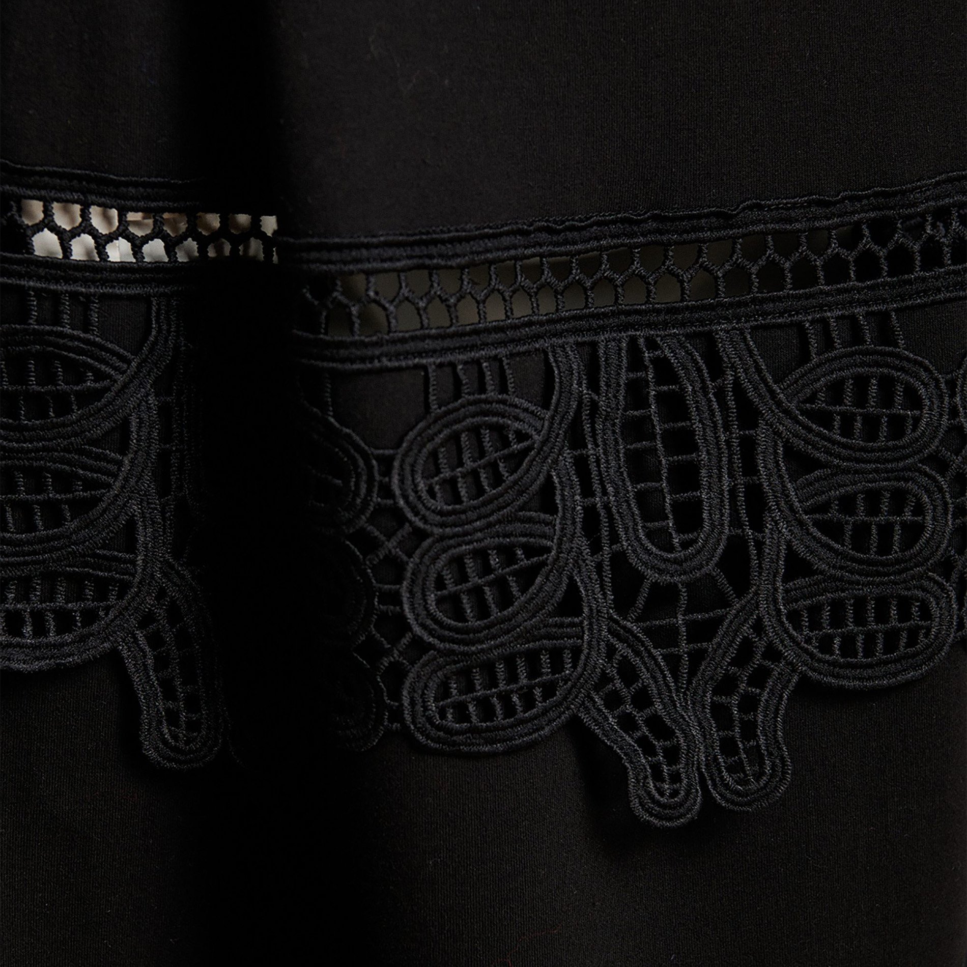 Jupe midi évasée à dentelle ESSENTIEL ANTWERP Noir