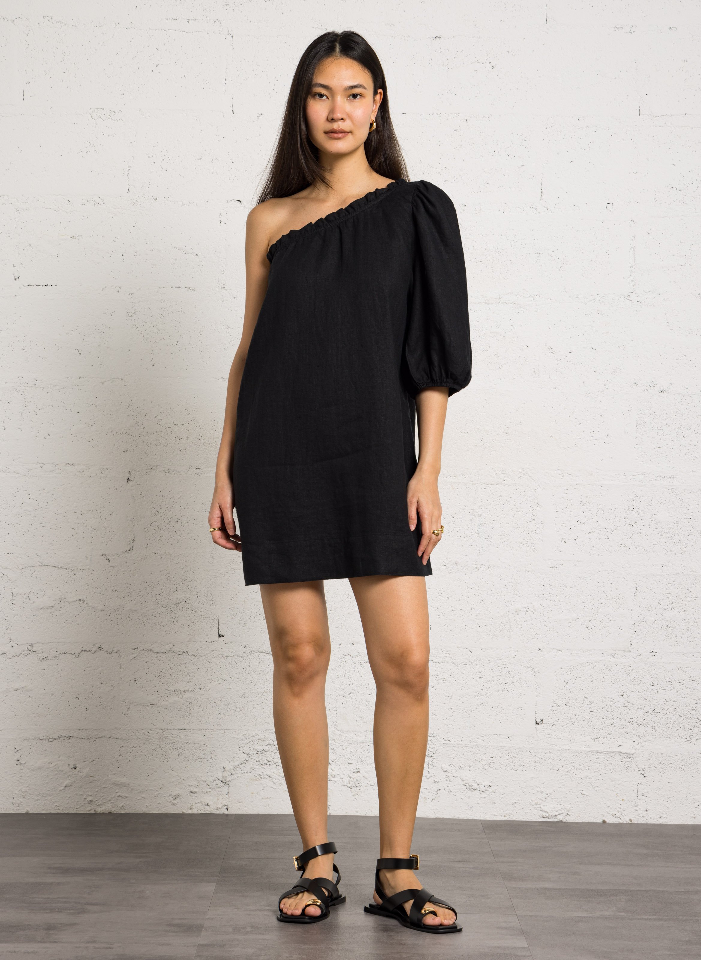 Robe courte asymétrique en lin DES PETITS HAUTS Noir