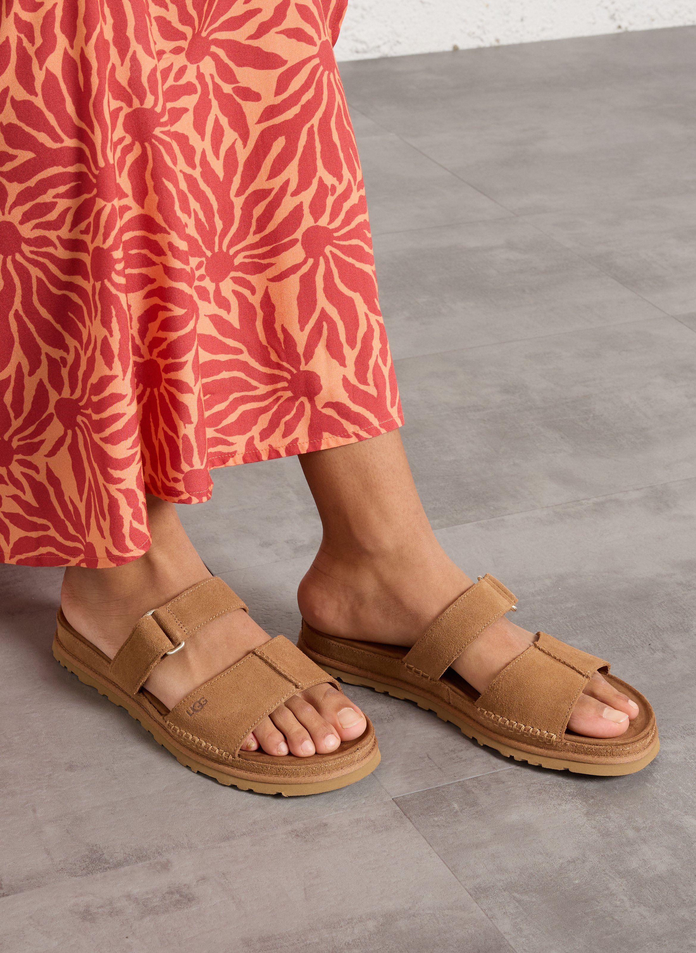 Sandales plates à scratch en cuir suédé UGG Marron