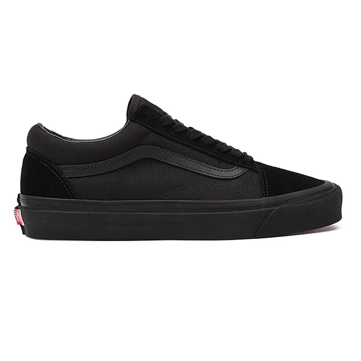 Low-top sneakers VANS Black