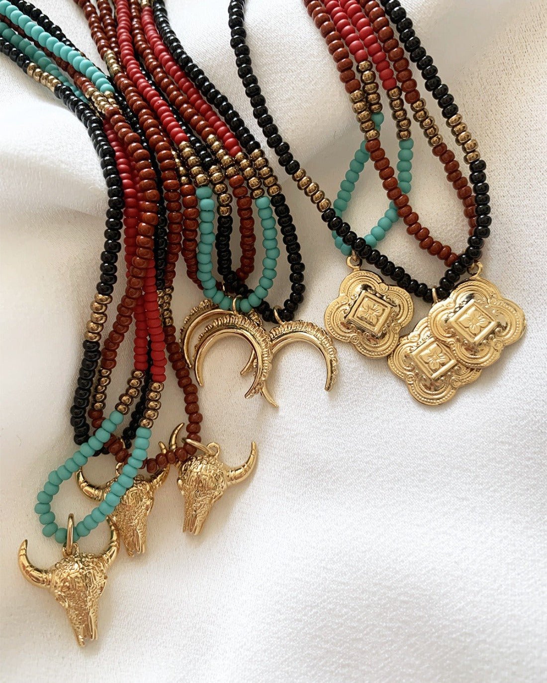 Lune necklace NILAI Black